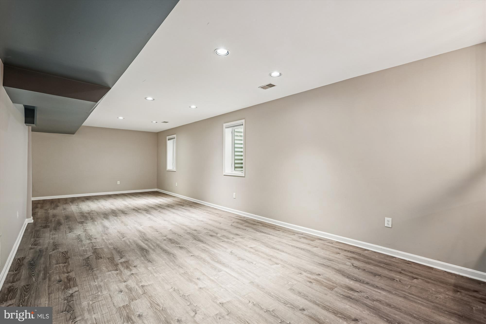 ASHBURN VILLAGE - Residential