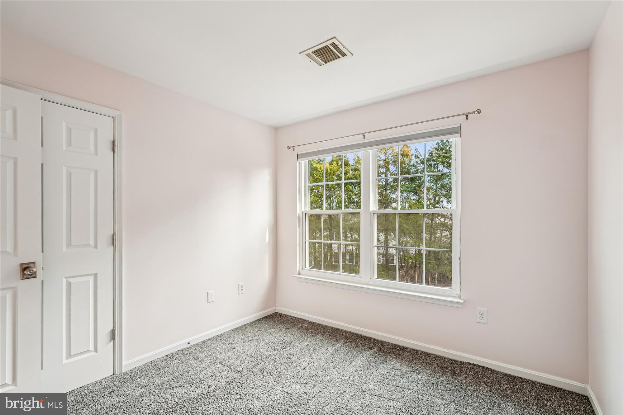 ASHBURN VILLAGE - Residential