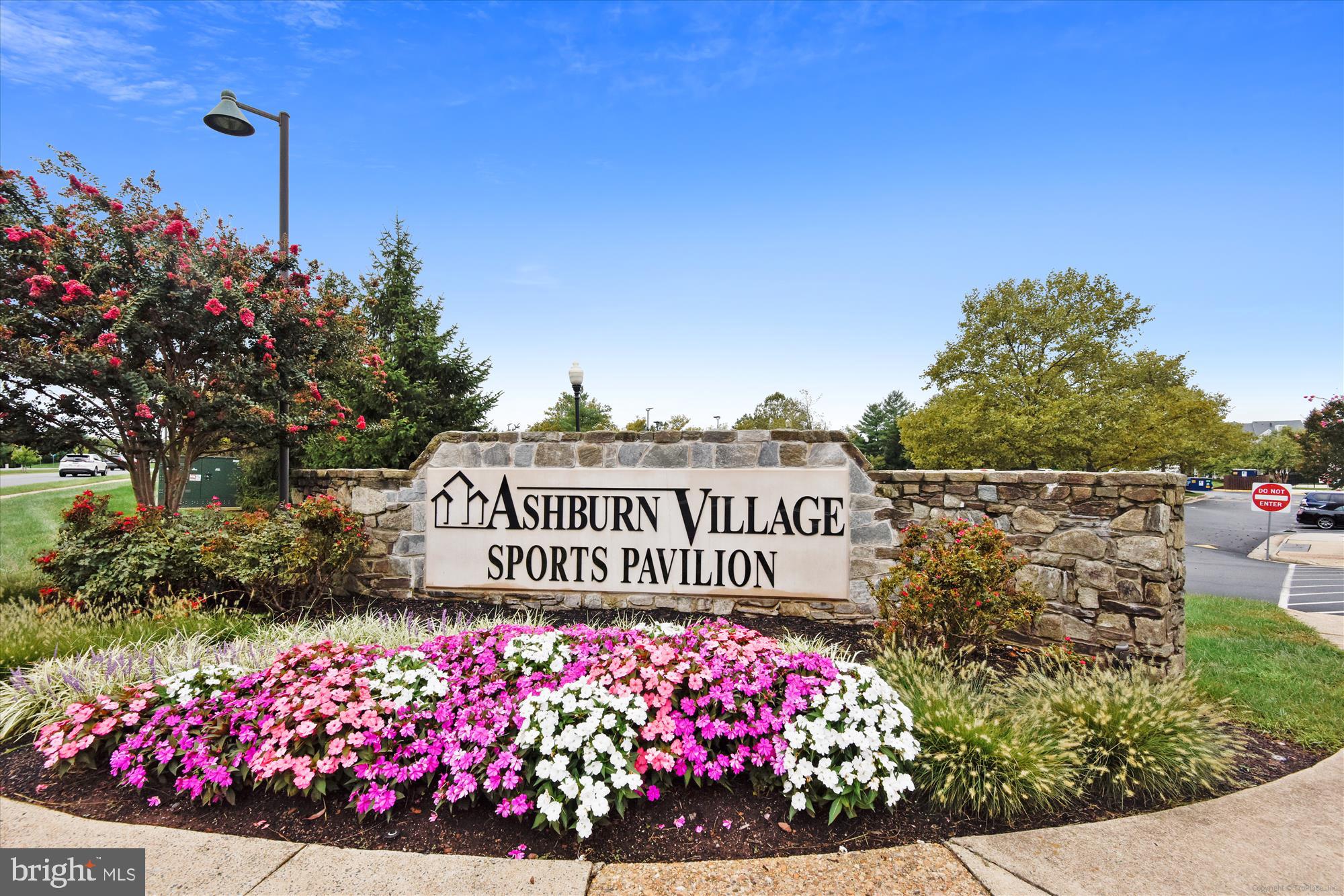 ASHBURN VILLAGE - Residential