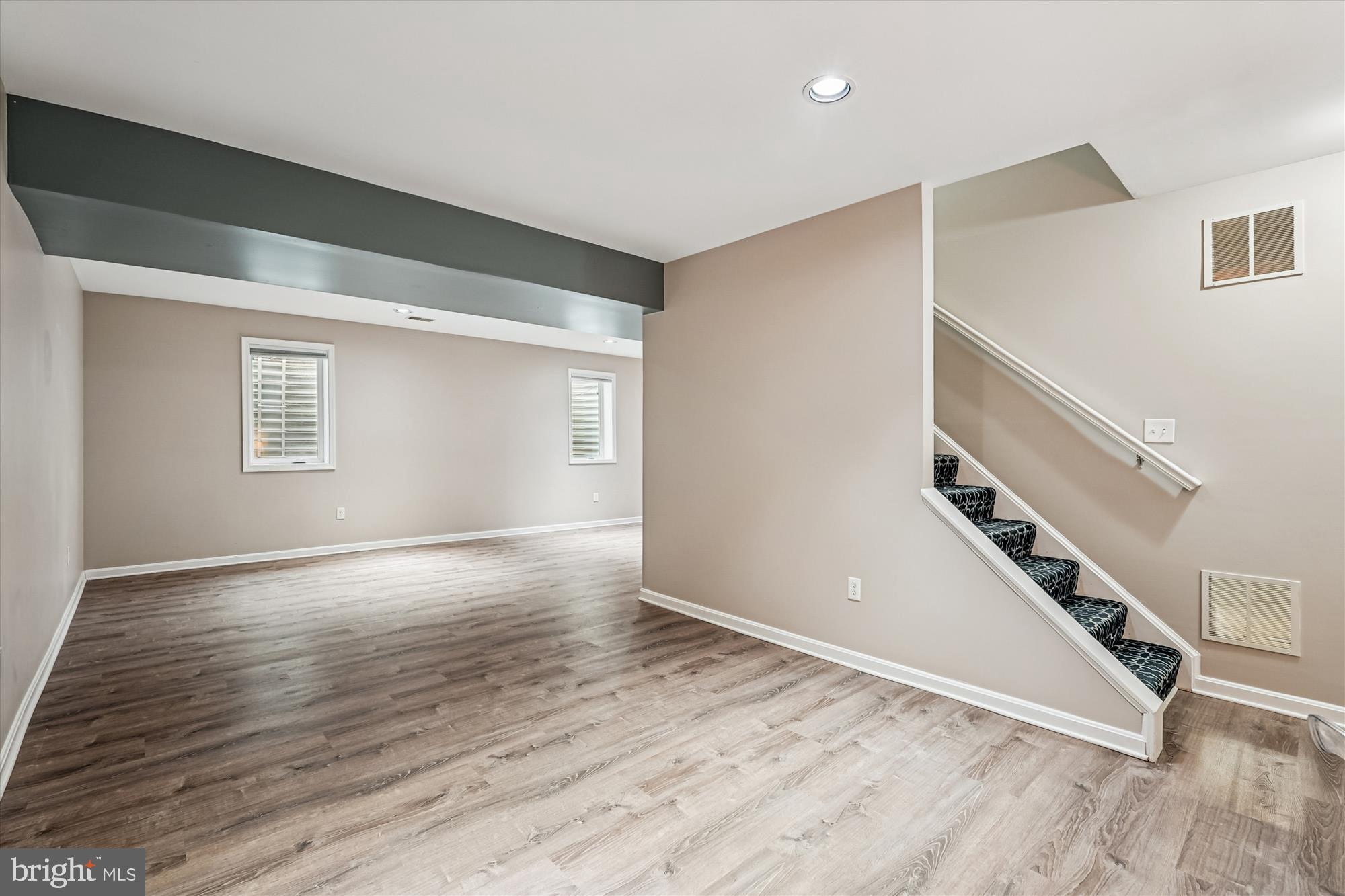 ASHBURN VILLAGE - Residential