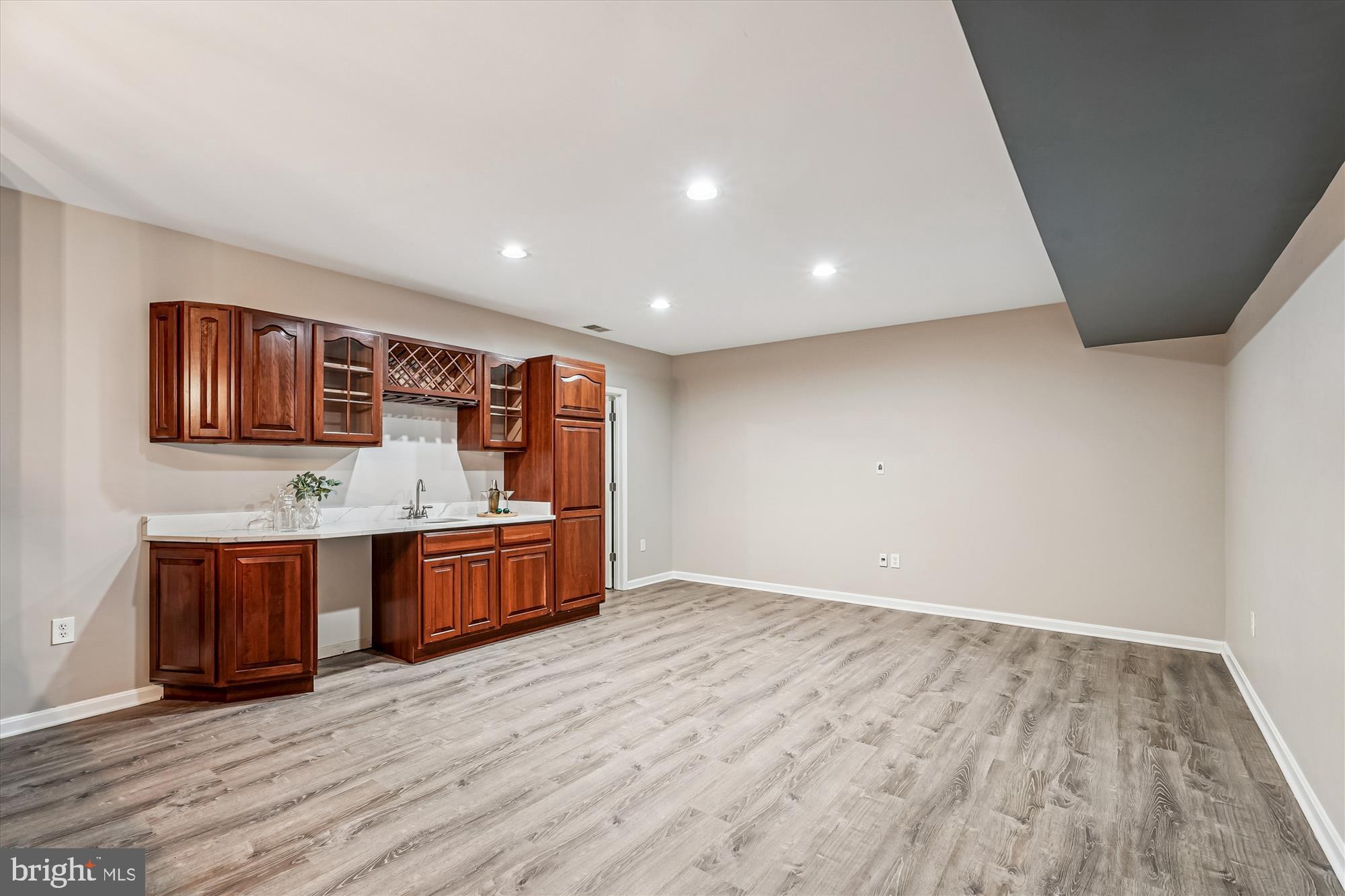 ASHBURN VILLAGE - Residential