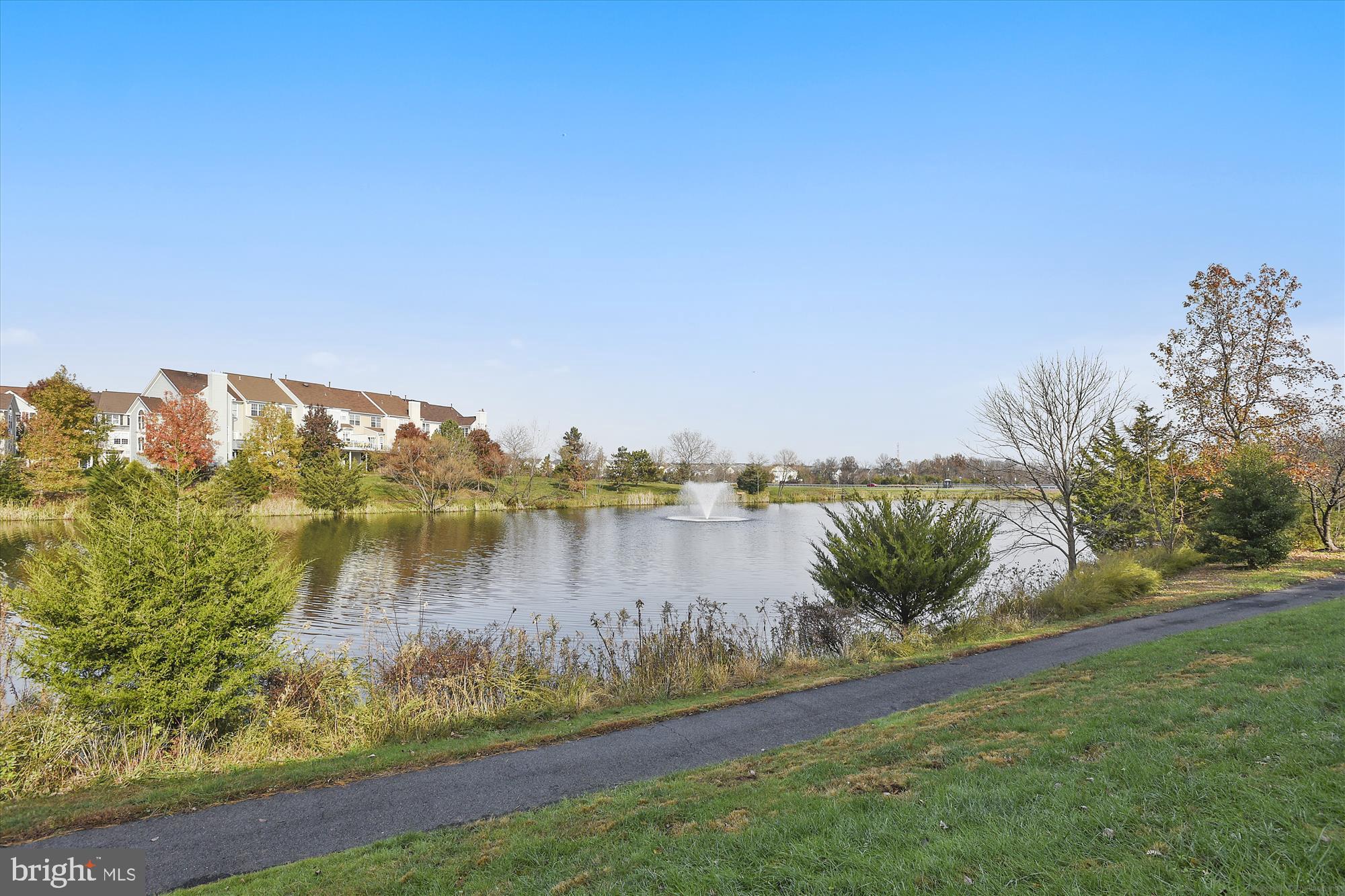 ASHBURN VILLAGE - Residential