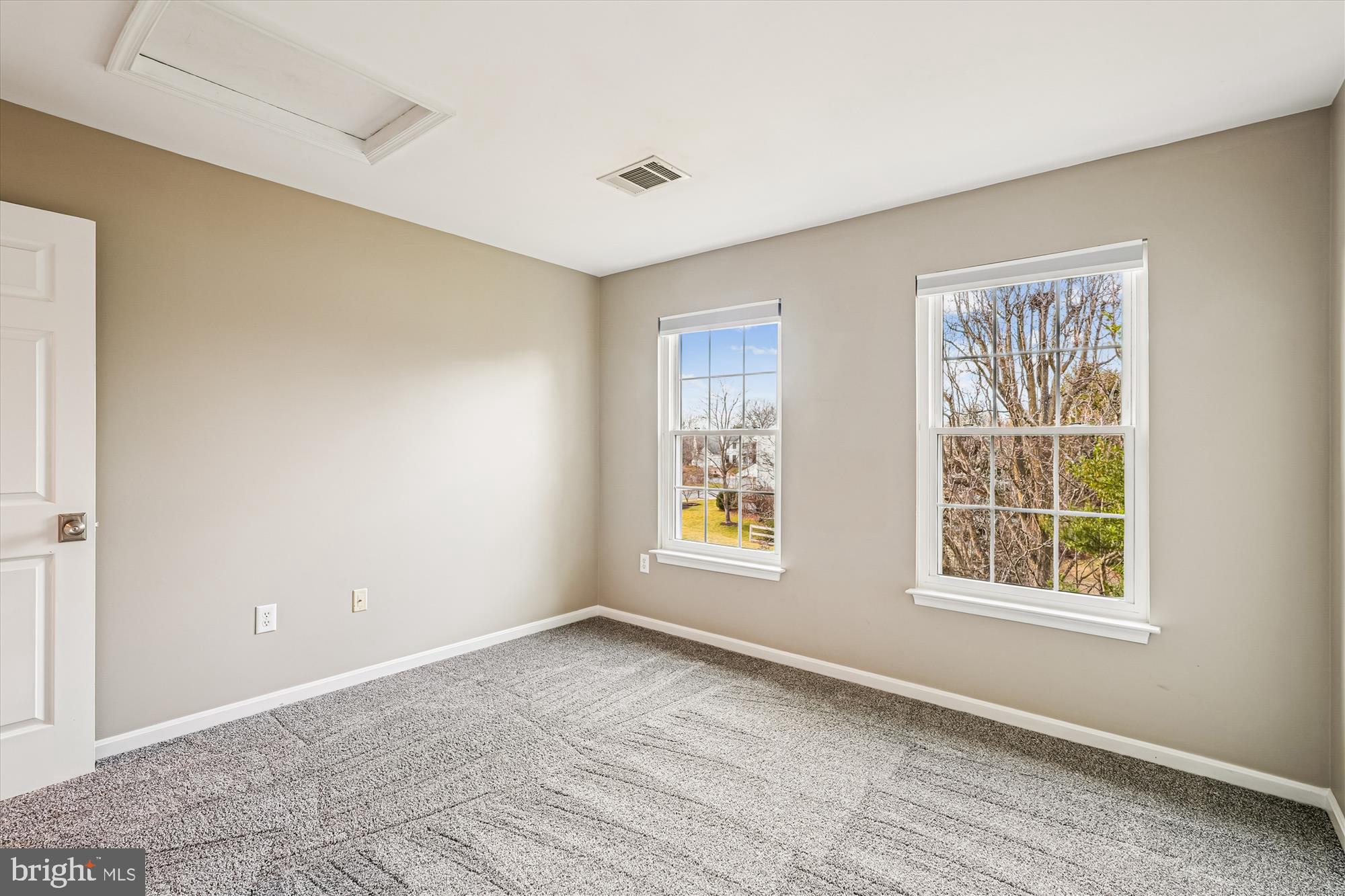 ASHBURN VILLAGE - Residential