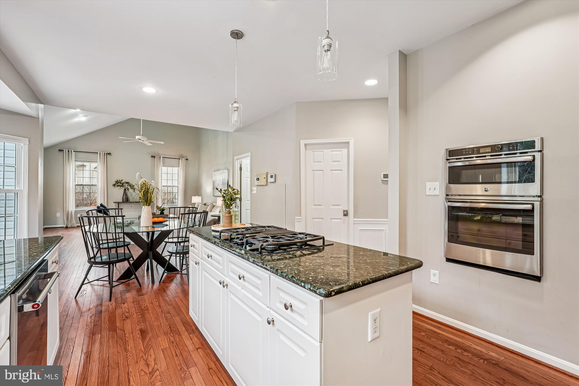 ASHBURN VILLAGE - Residential