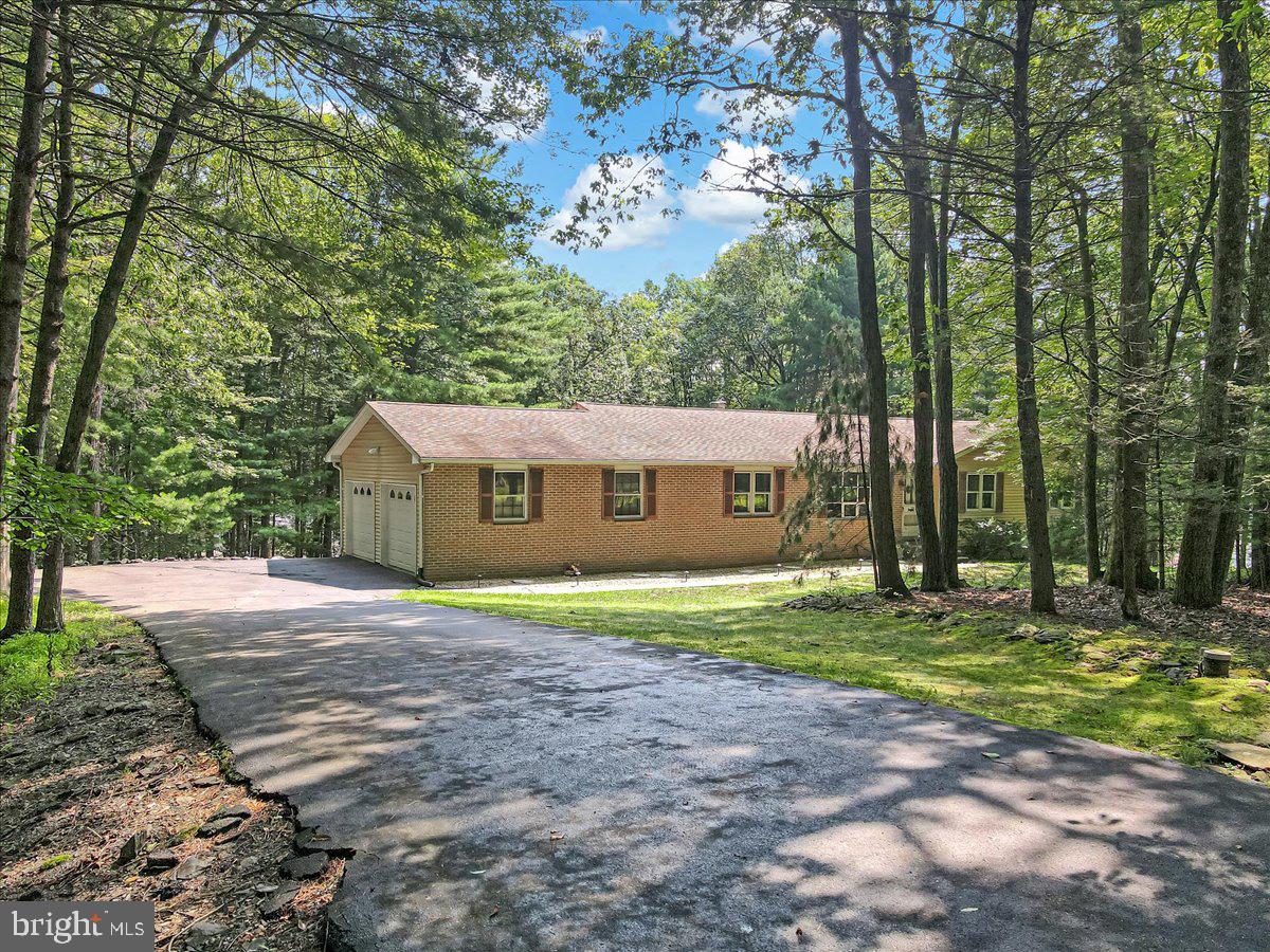 2171 WHITE PINE DRIVE