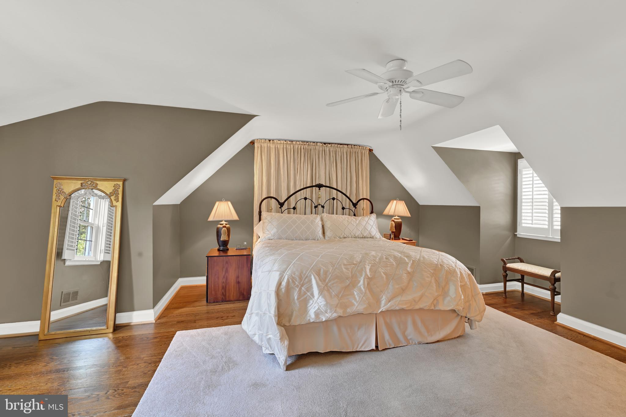 NORTHAMPTON - Residential