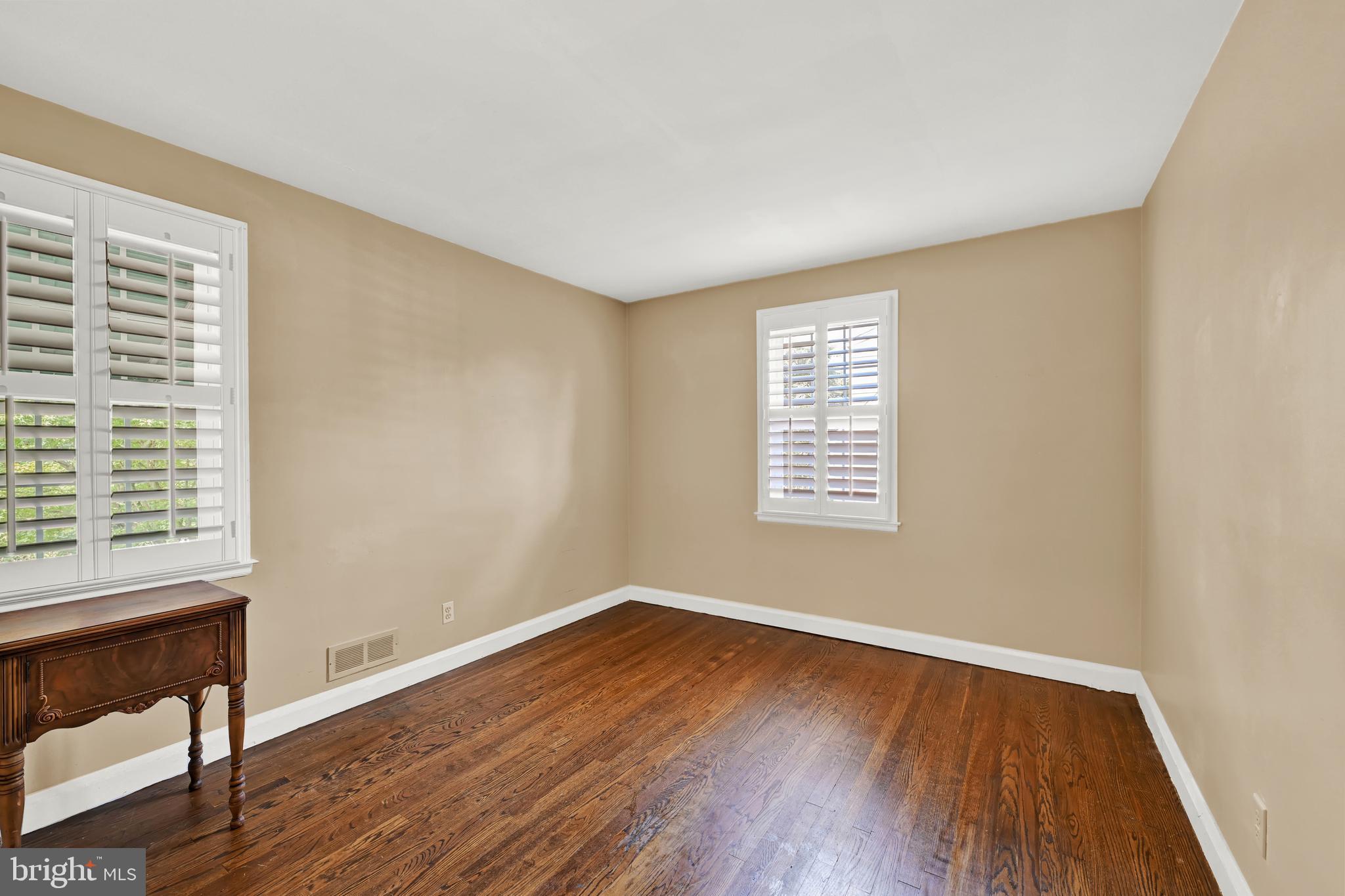 NORTHAMPTON - Residential