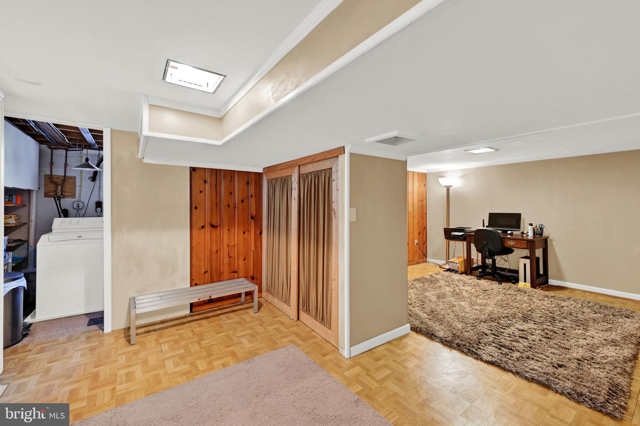 NORTHAMPTON - Residential