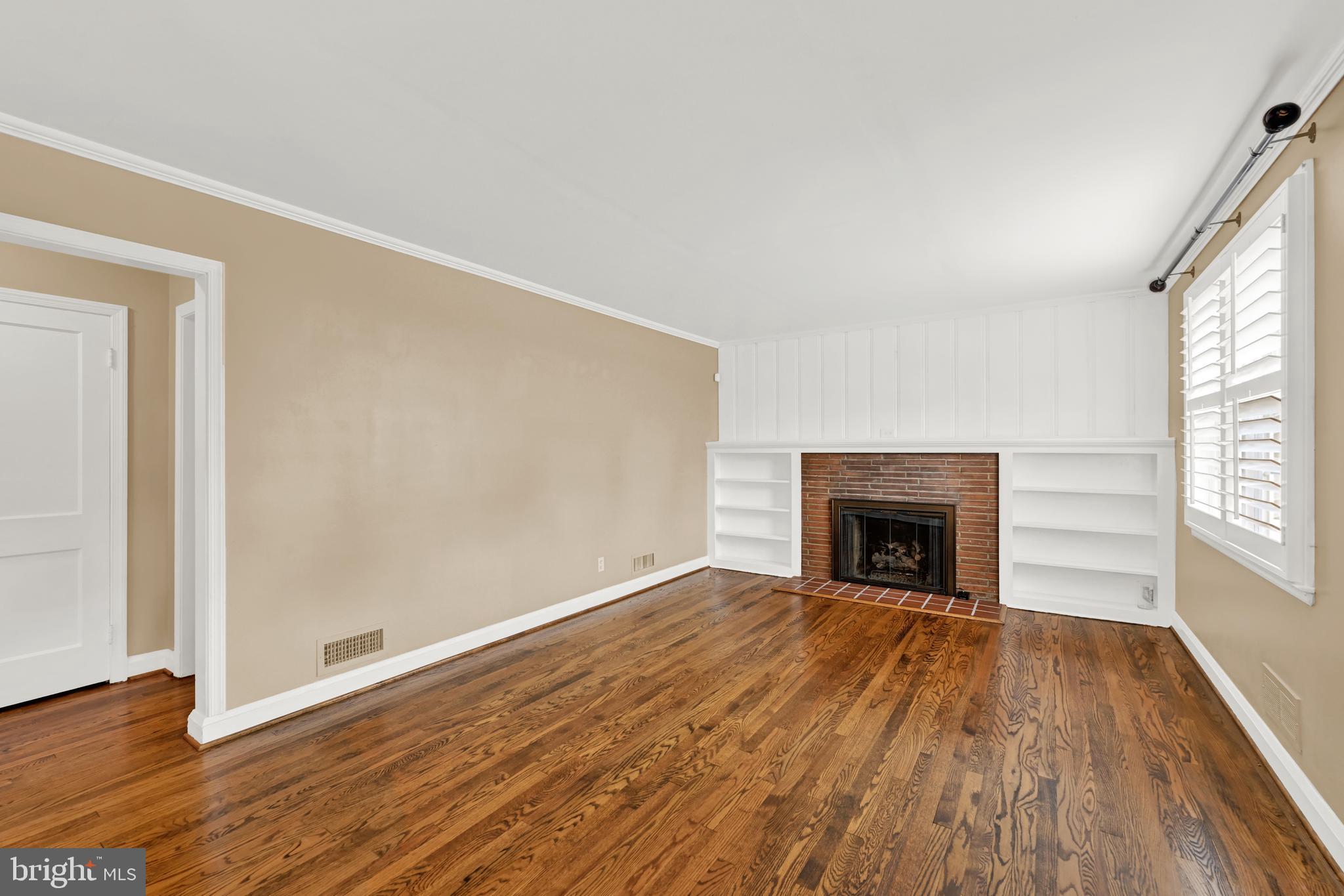 NORTHAMPTON - Residential