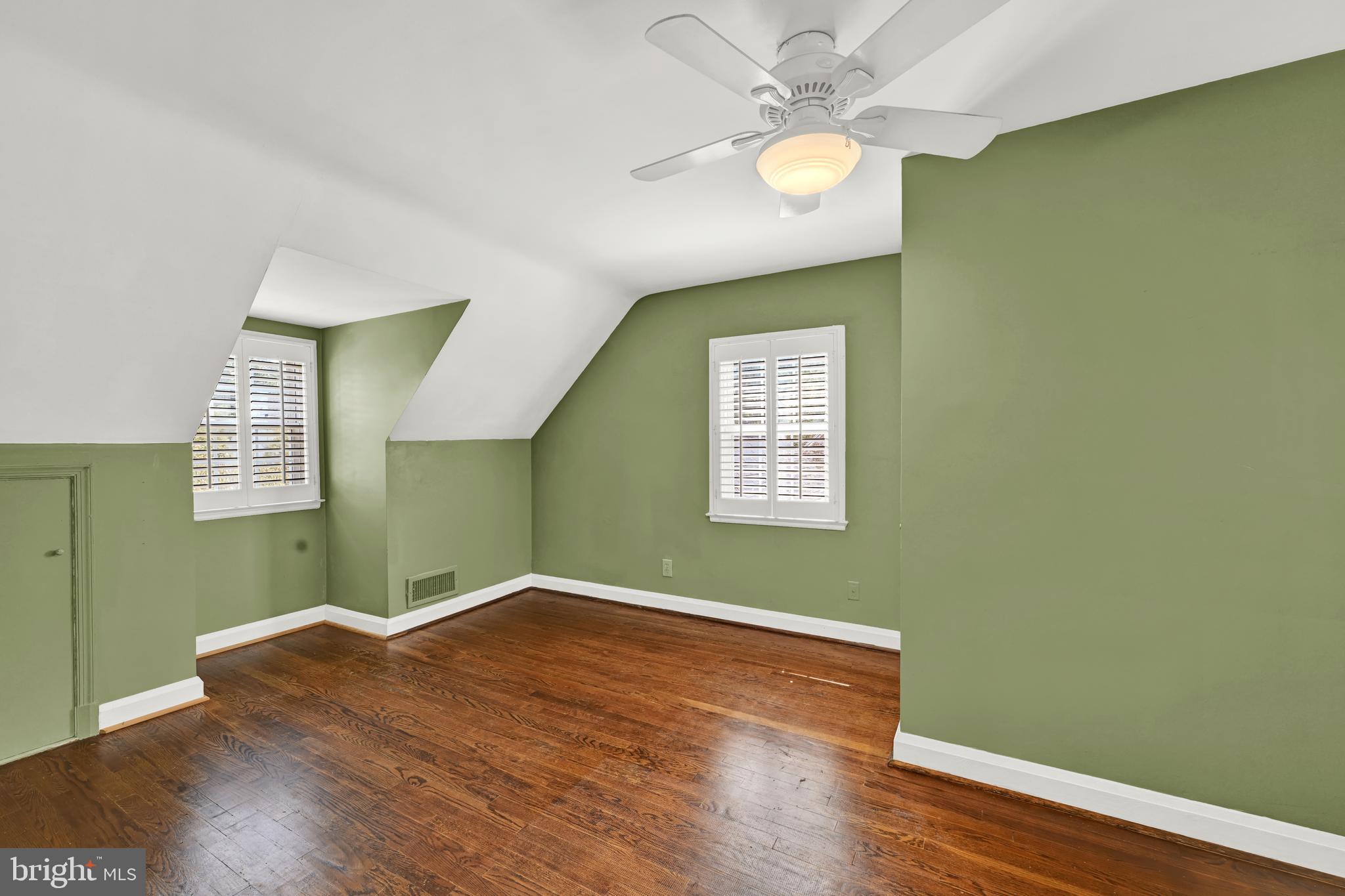 NORTHAMPTON - Residential