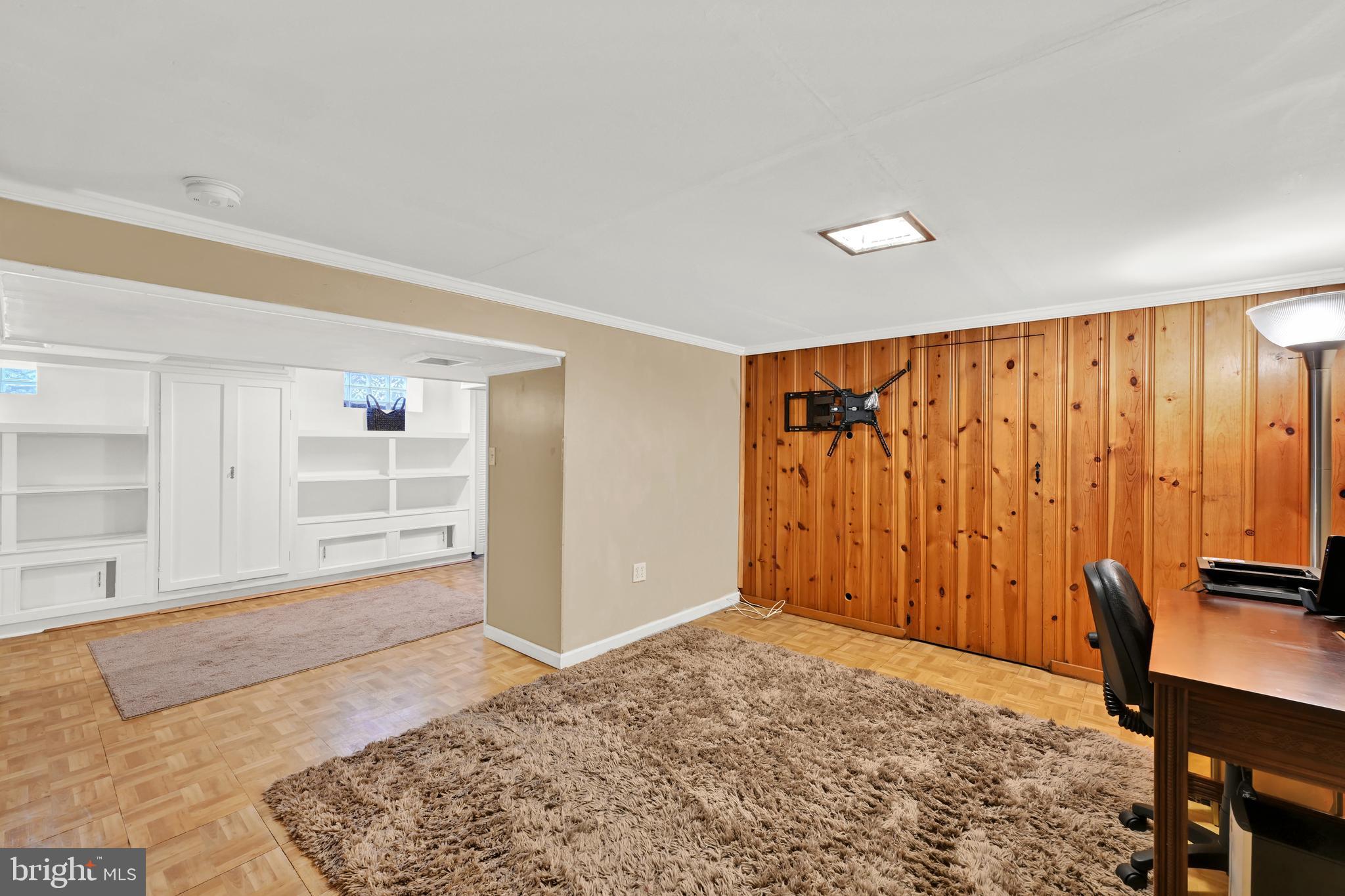 NORTHAMPTON - Residential