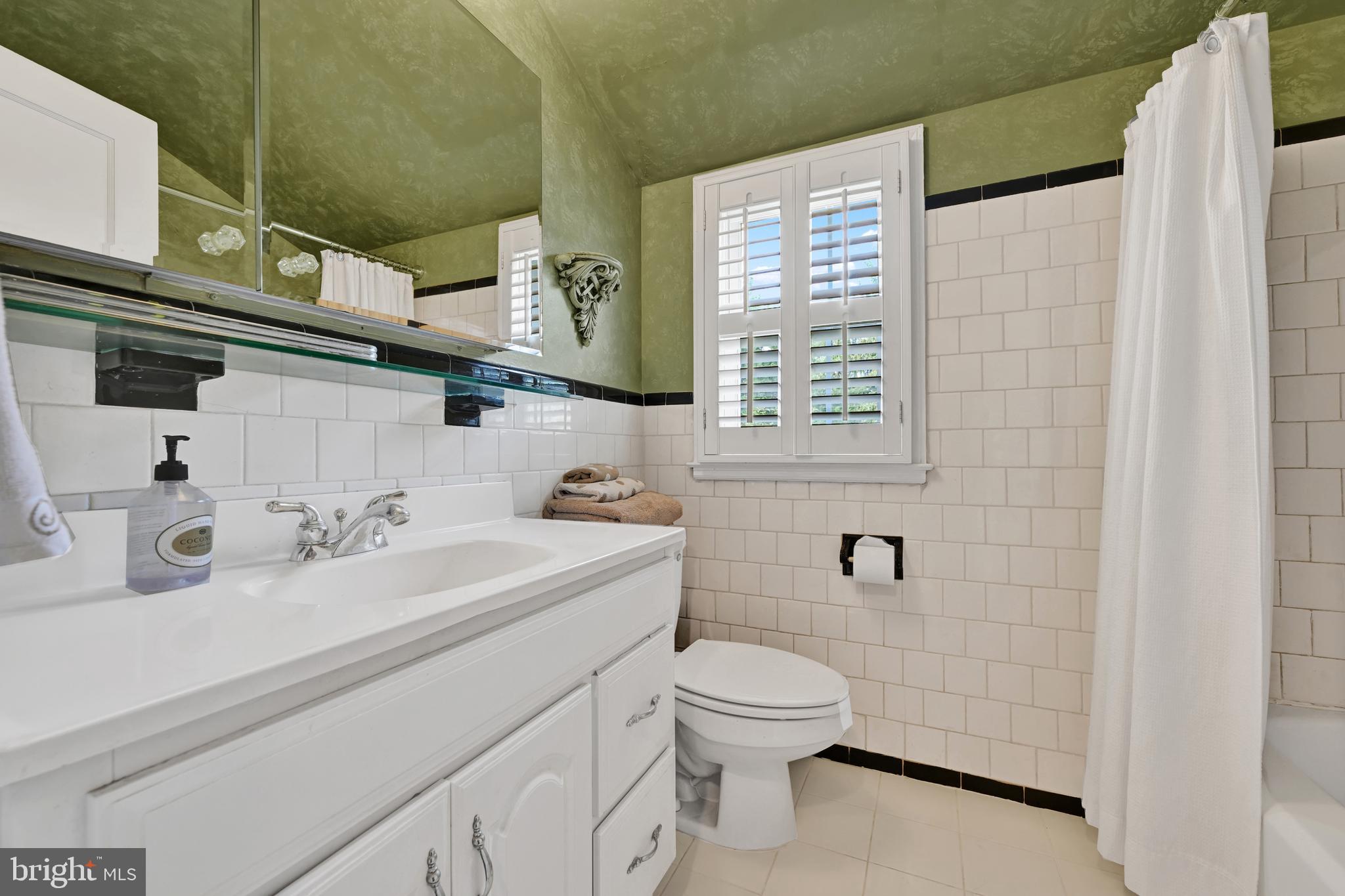 NORTHAMPTON - Residential