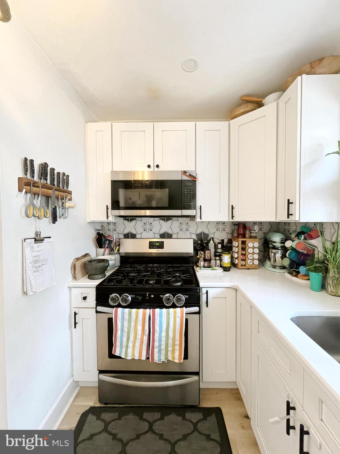 DICKINSON NARROWS - Residential Lease