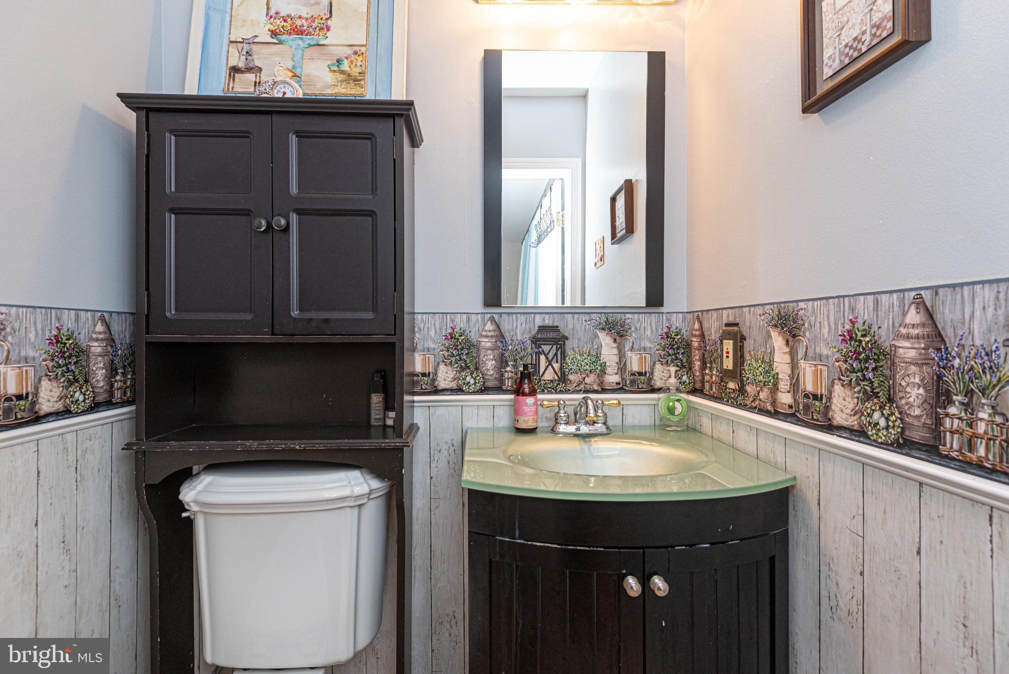 NASSAWANGO HILLS - Residential