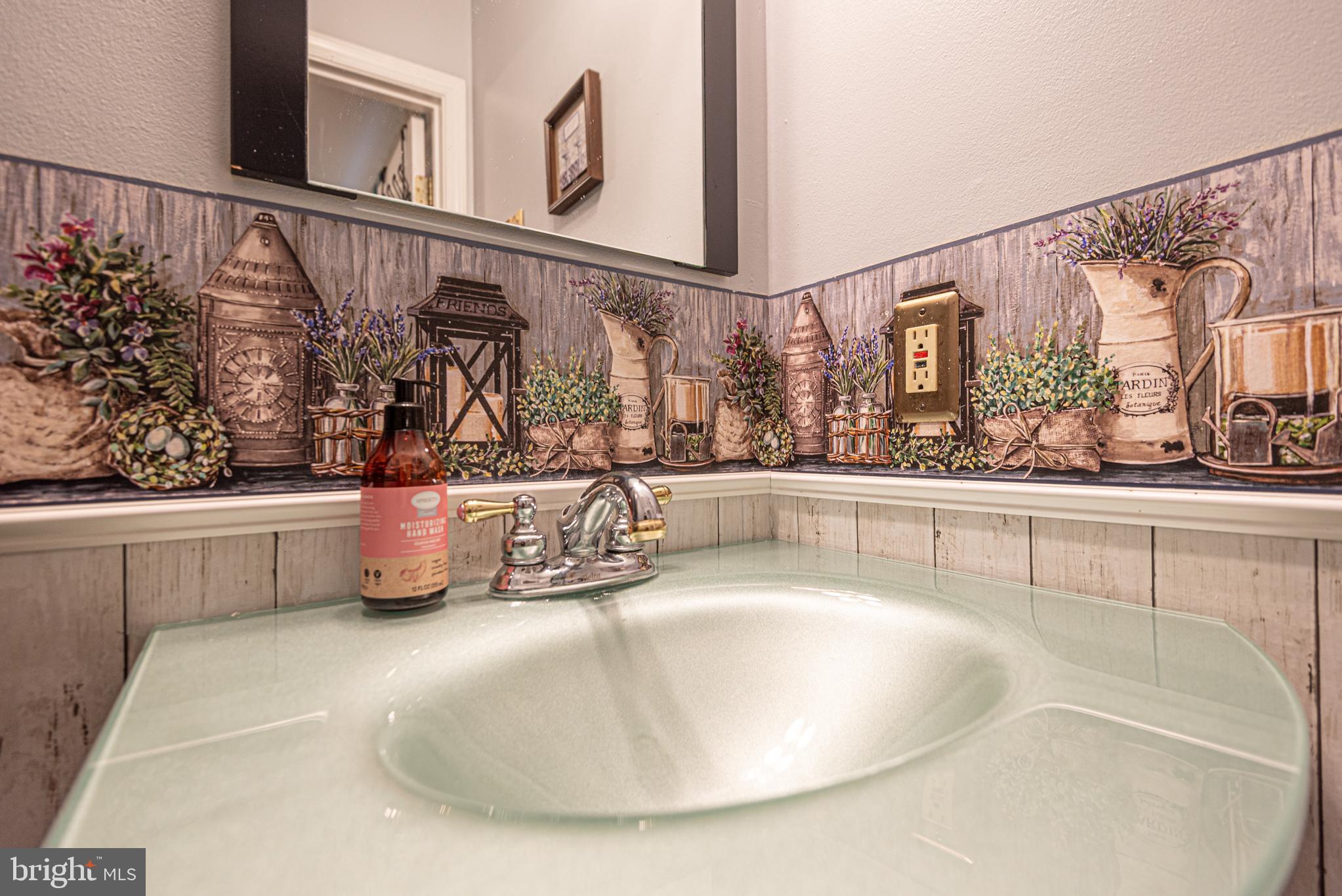 NASSAWANGO HILLS - Residential