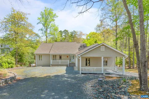 65 Wildwood Dr, Palmyra, VA MLS: 663101