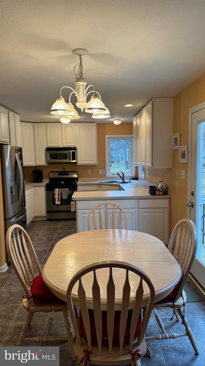 VILLAGE OF ELK RIDGE - Residential