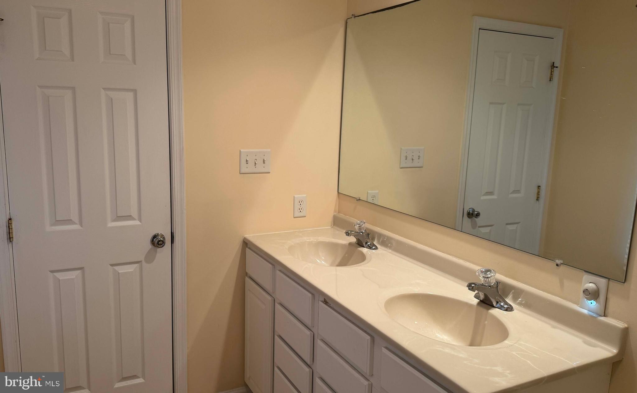 VILLAGE OF ELK RIDGE - Residential