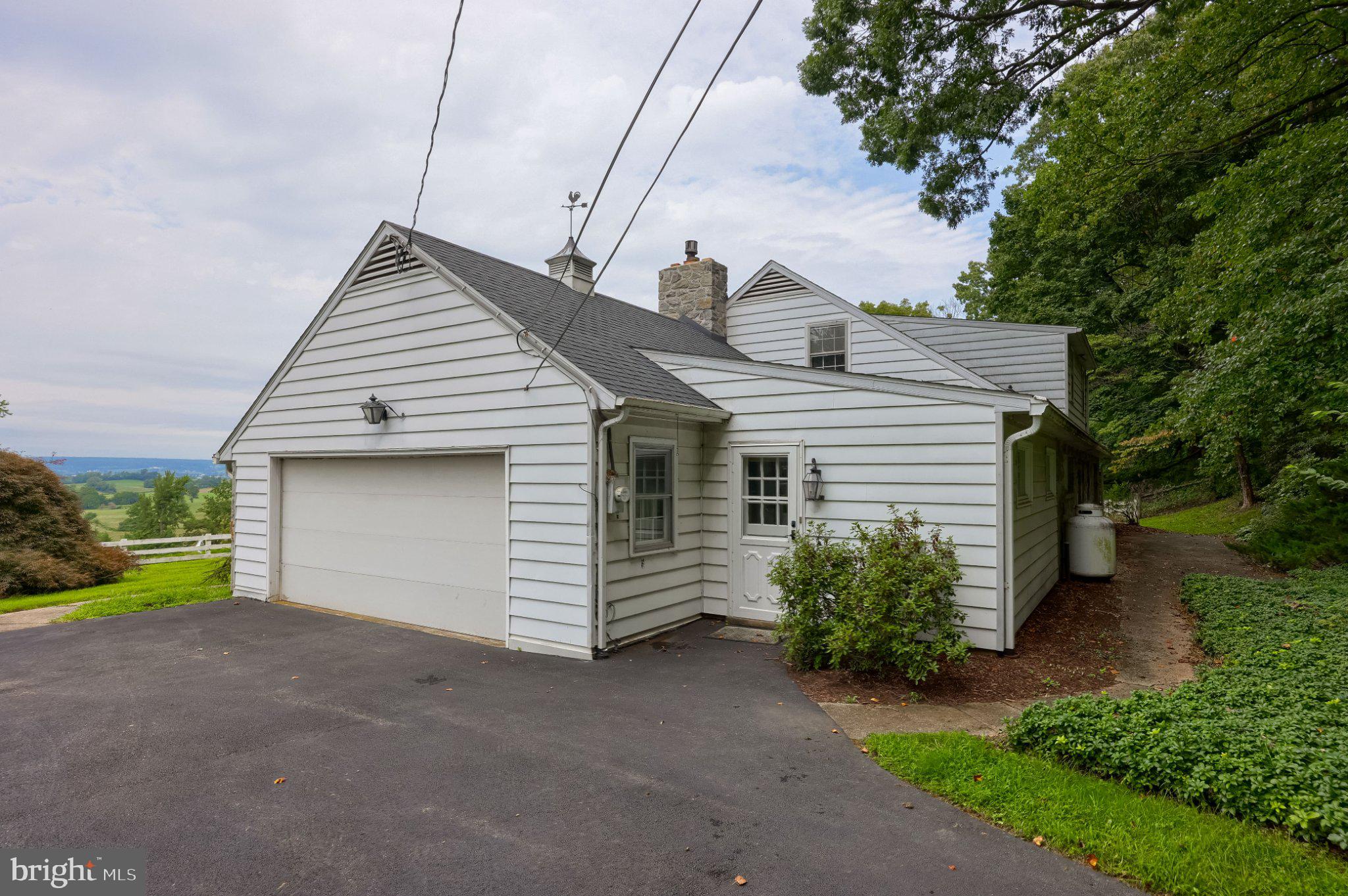 821 TIMBERLINE DRIVE