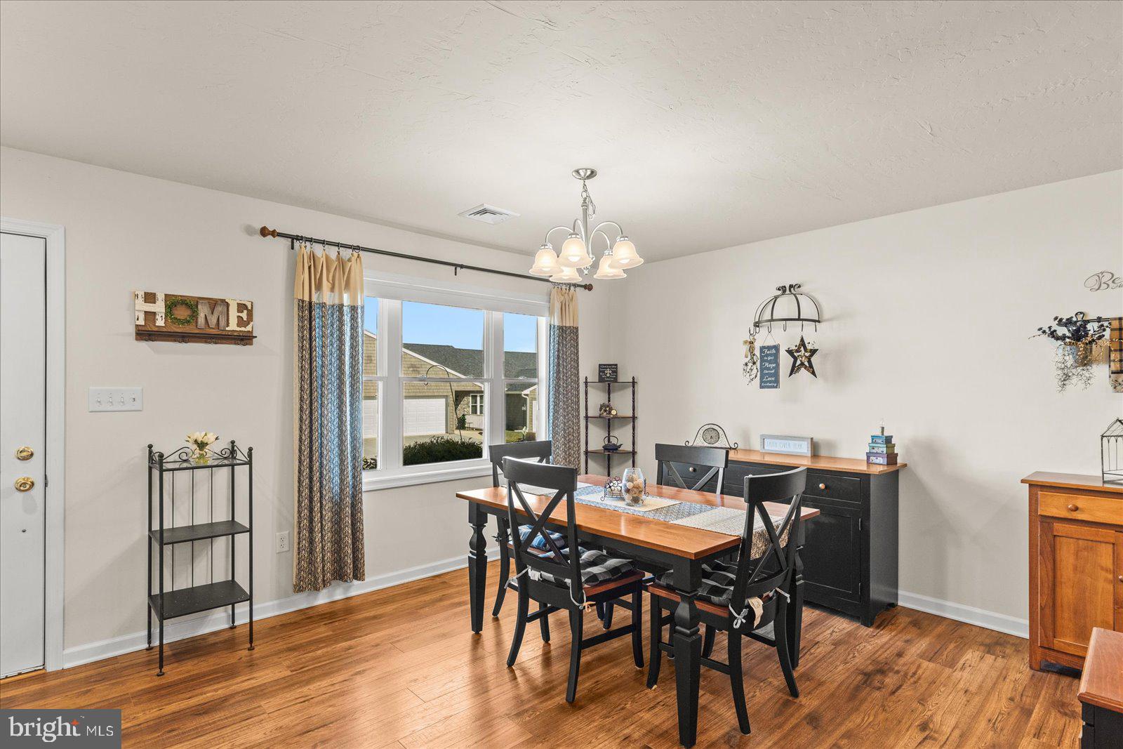 LAUREL MANOR - Residential