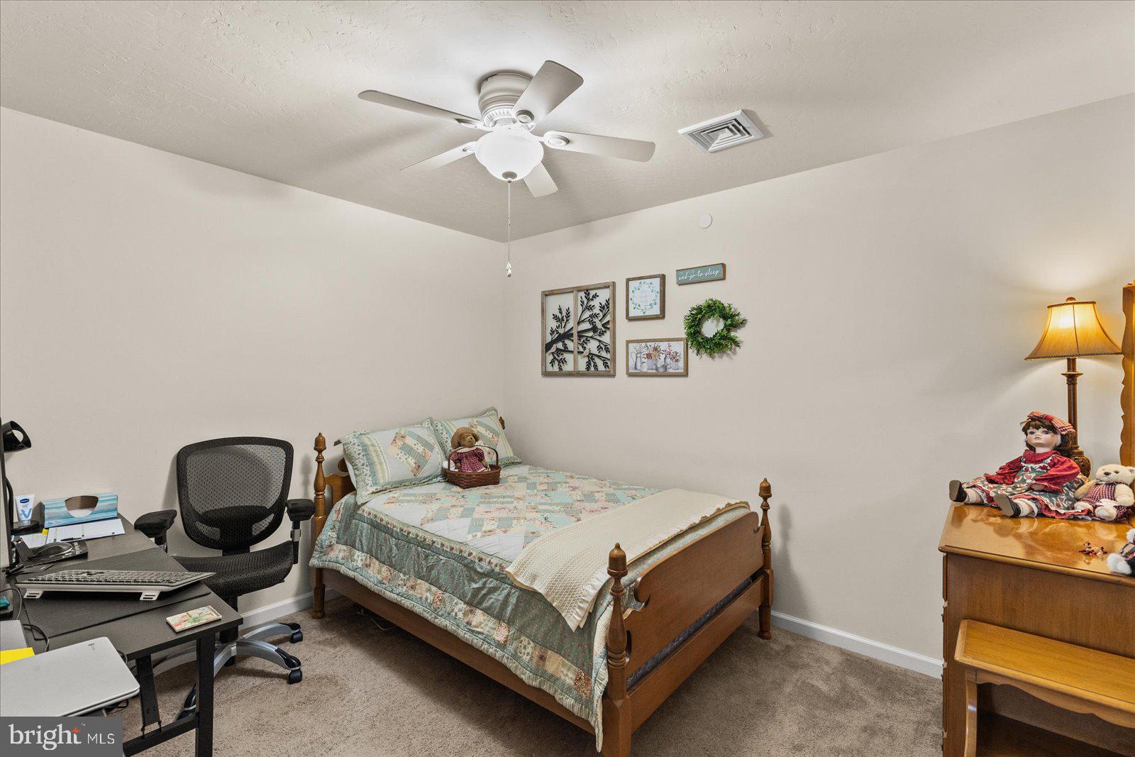 LAUREL MANOR - Residential