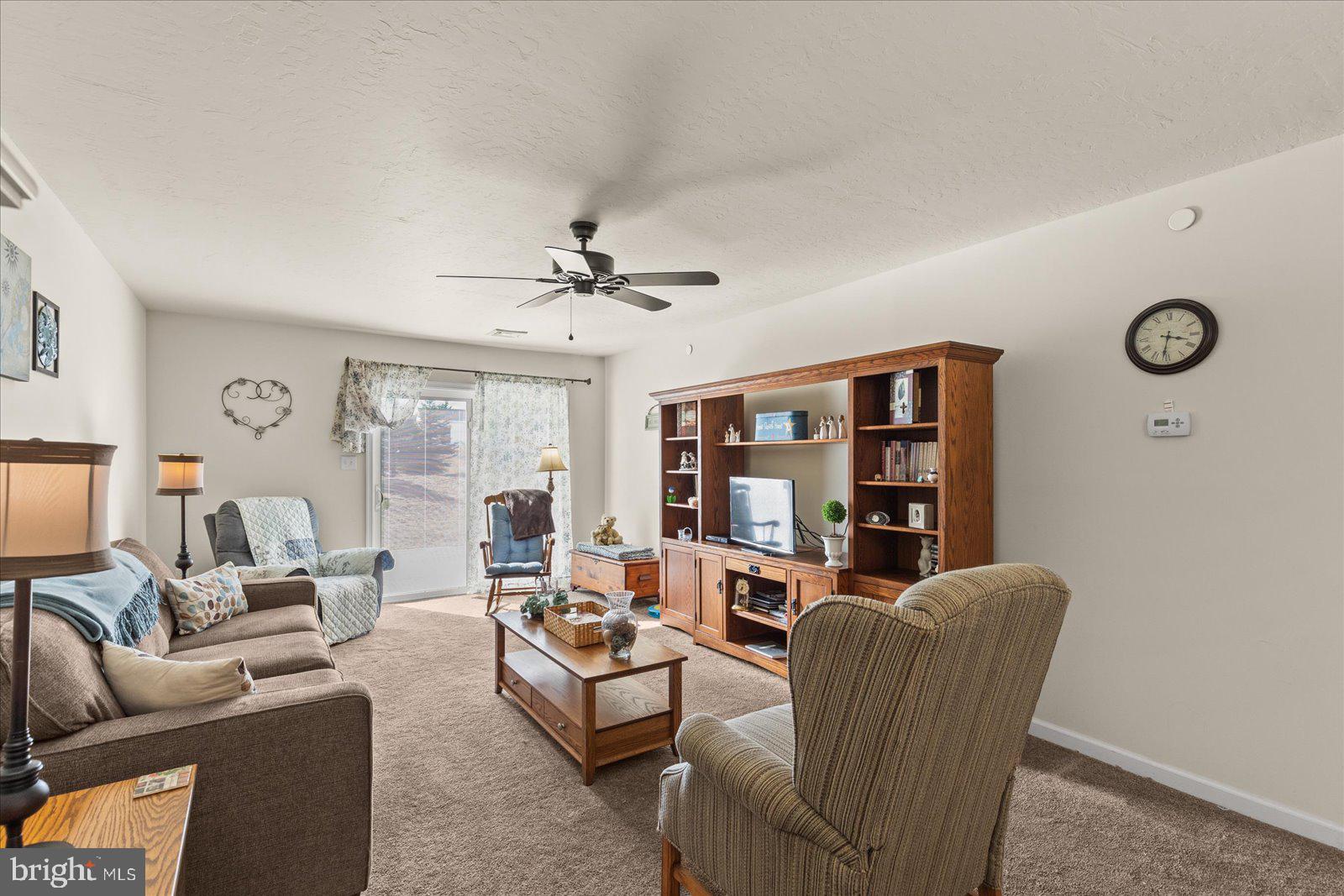 LAUREL MANOR - Residential