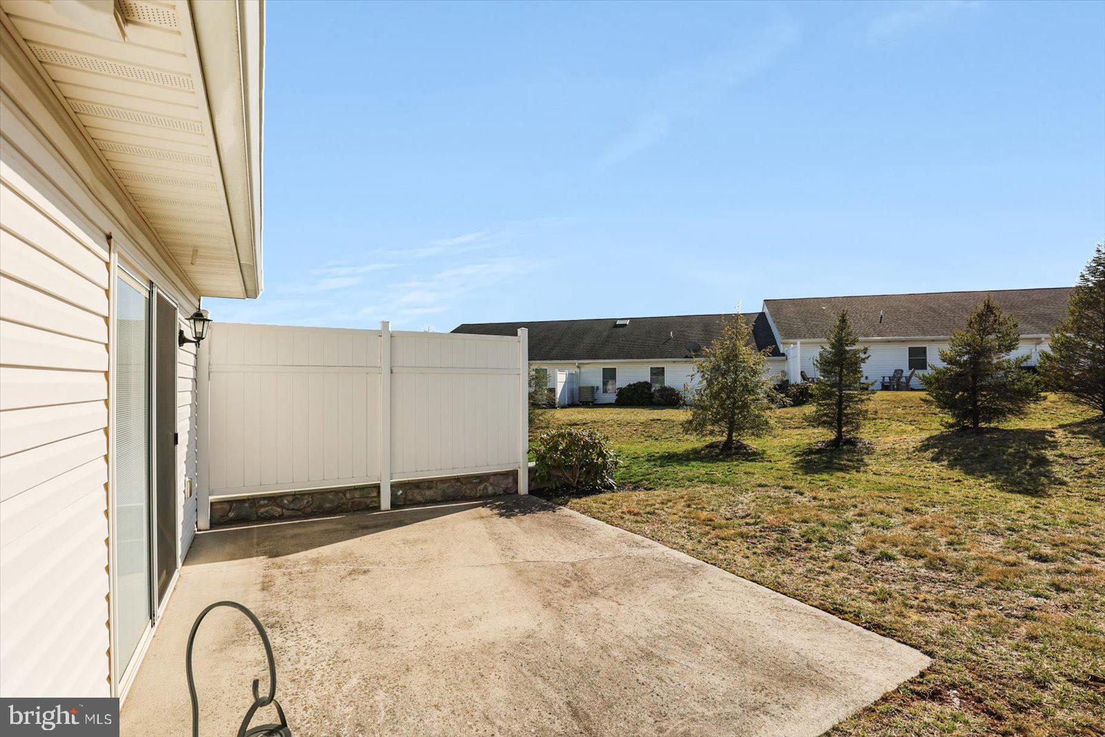 LAUREL MANOR - Residential