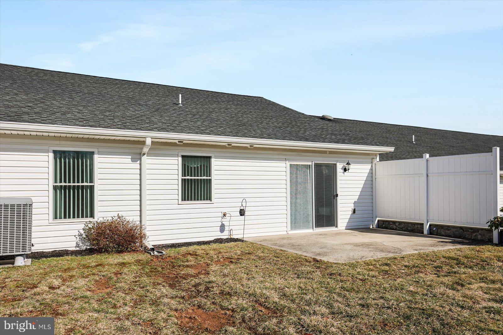 LAUREL MANOR - Residential