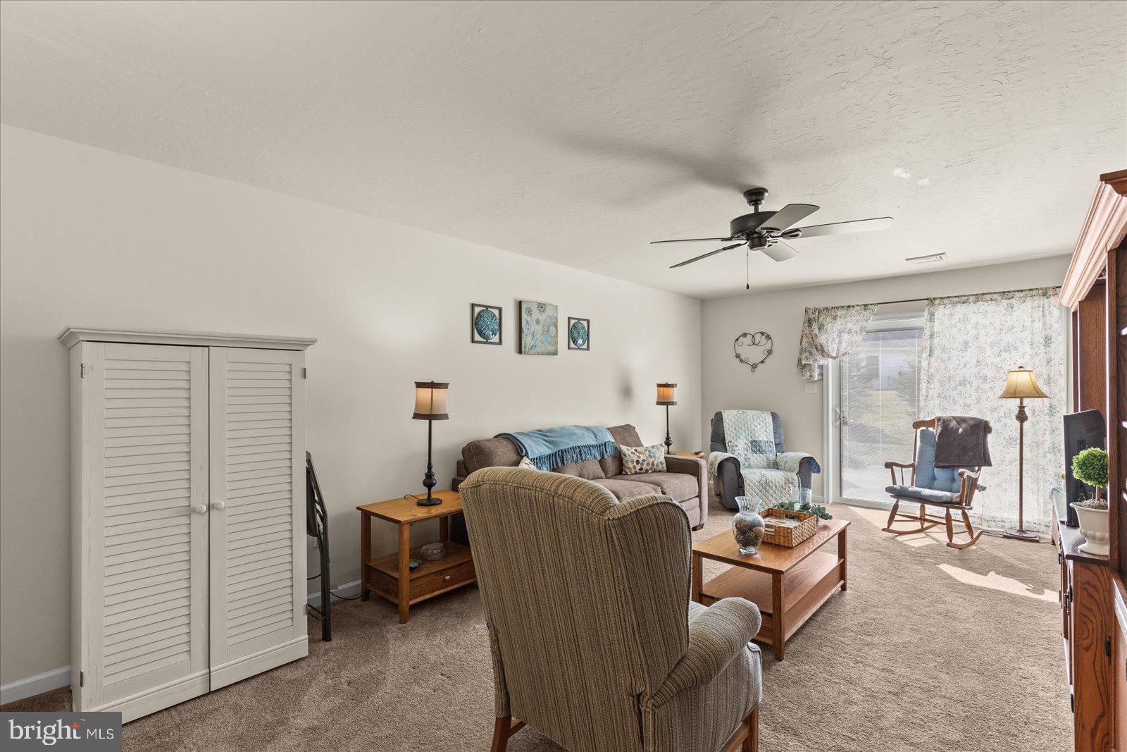 LAUREL MANOR - Residential