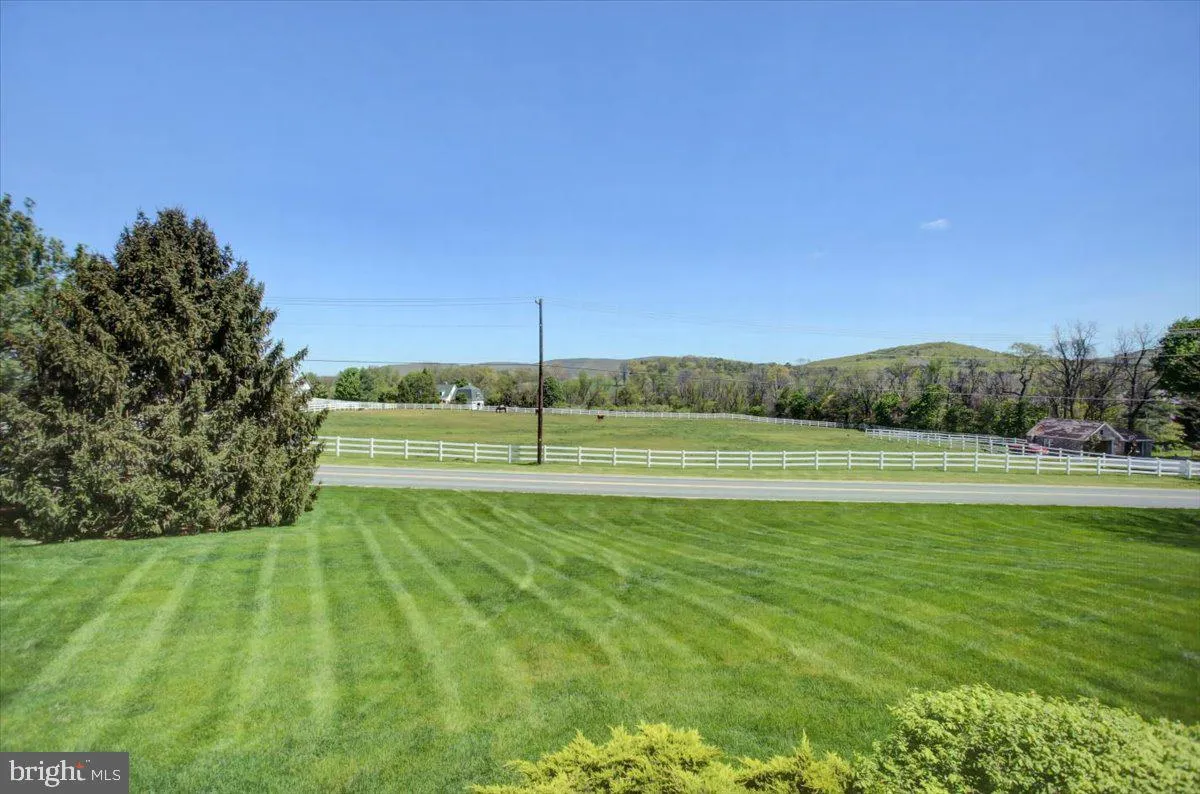 Fayetteville, Pennsylvania 17222, United States, 3 Bedrooms Bedrooms, ,3 BathroomsBathrooms,Residential,Pending,119469