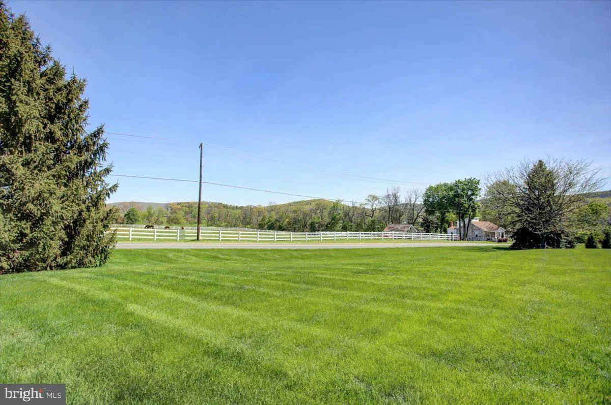 Fayetteville, Pennsylvania 17222, United States, 3 Bedrooms Bedrooms, ,3 BathroomsBathrooms,Residential,Pending,119469