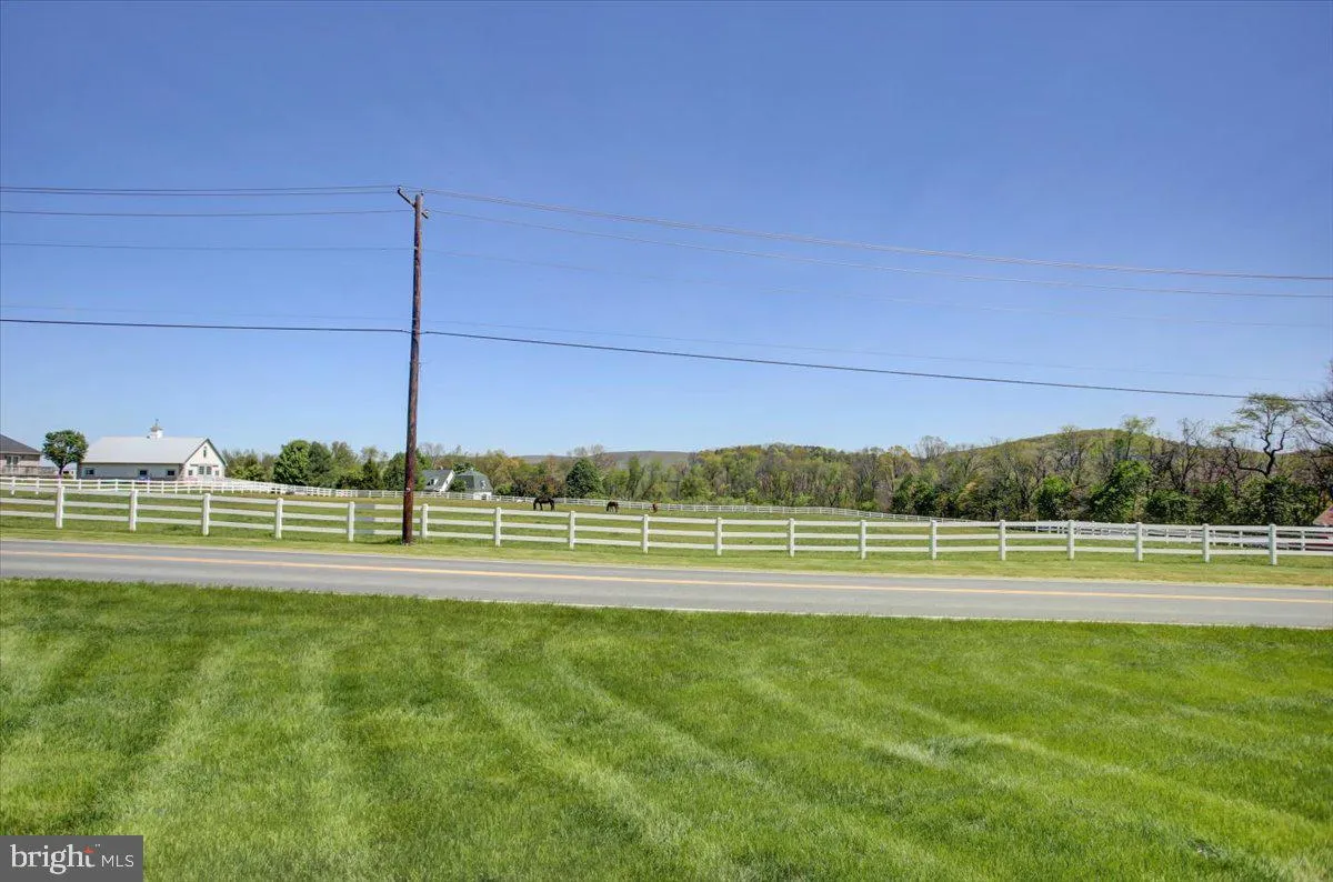 Fayetteville, Pennsylvania 17222, United States, 3 Bedrooms Bedrooms, ,3 BathroomsBathrooms,Residential,Pending,119469