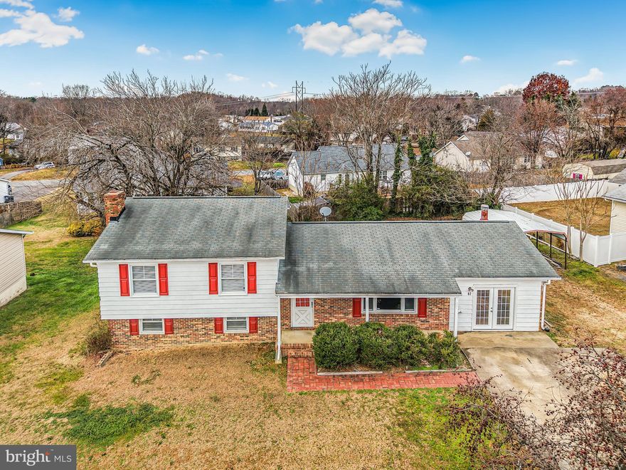 This clean, charming 3 bedroom split level now available for rent! Located just minutes from downtown Fredericksburg, this home features 3 bedrooms, 2 full baths, a wood burning stove in the Family Room, a fireplace in the basement Rec Room, basement workshop, and so much more! Floor plans with room measurements can be found in the photo album. Apply online using the Rentspree link provided!