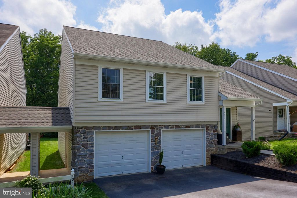 Photo of 4043 PARKSIDE CT, MOUNT JOY, PA 17552 (MLS # PALA2038994)