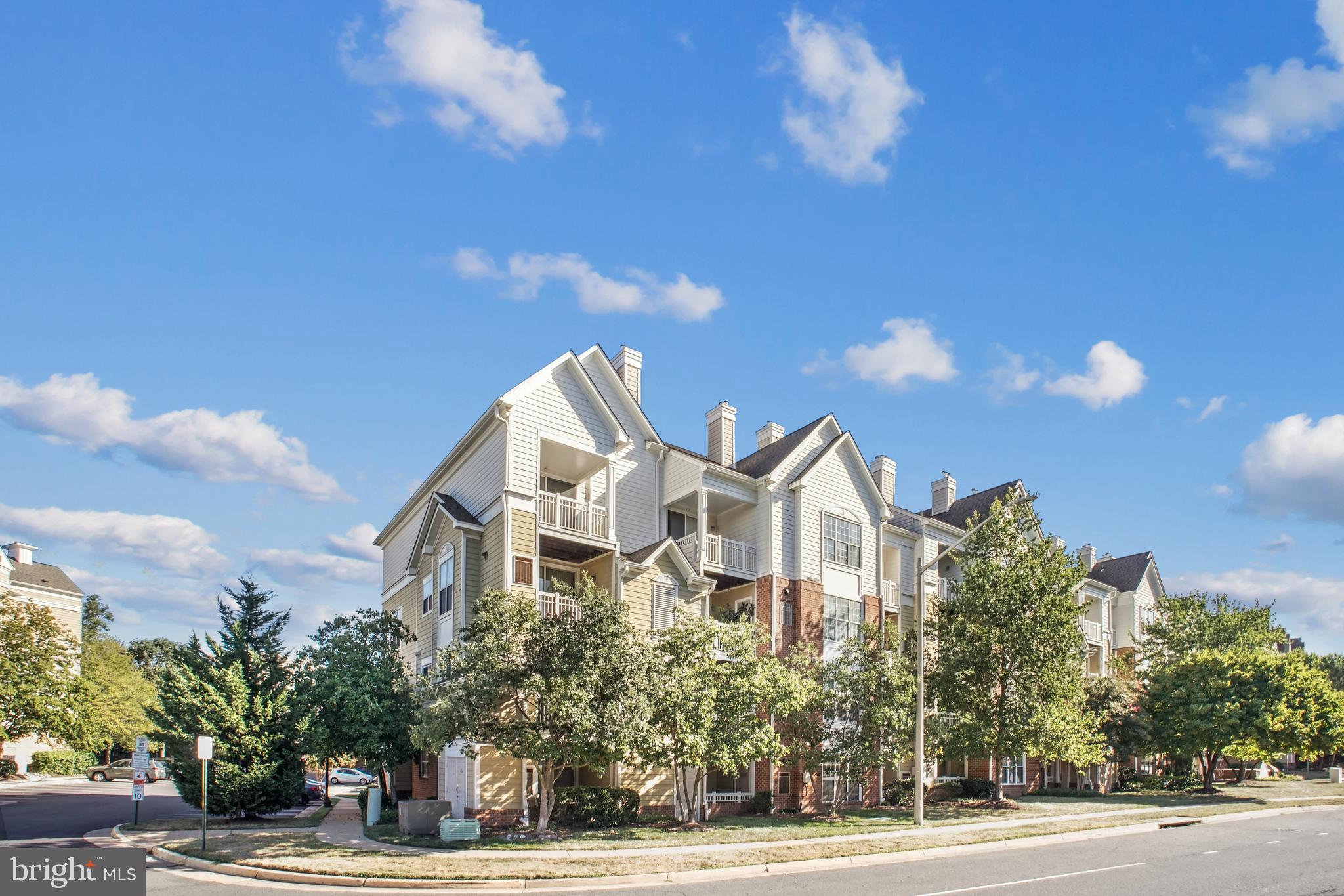 2111 HIGHCOURT LANE 302
