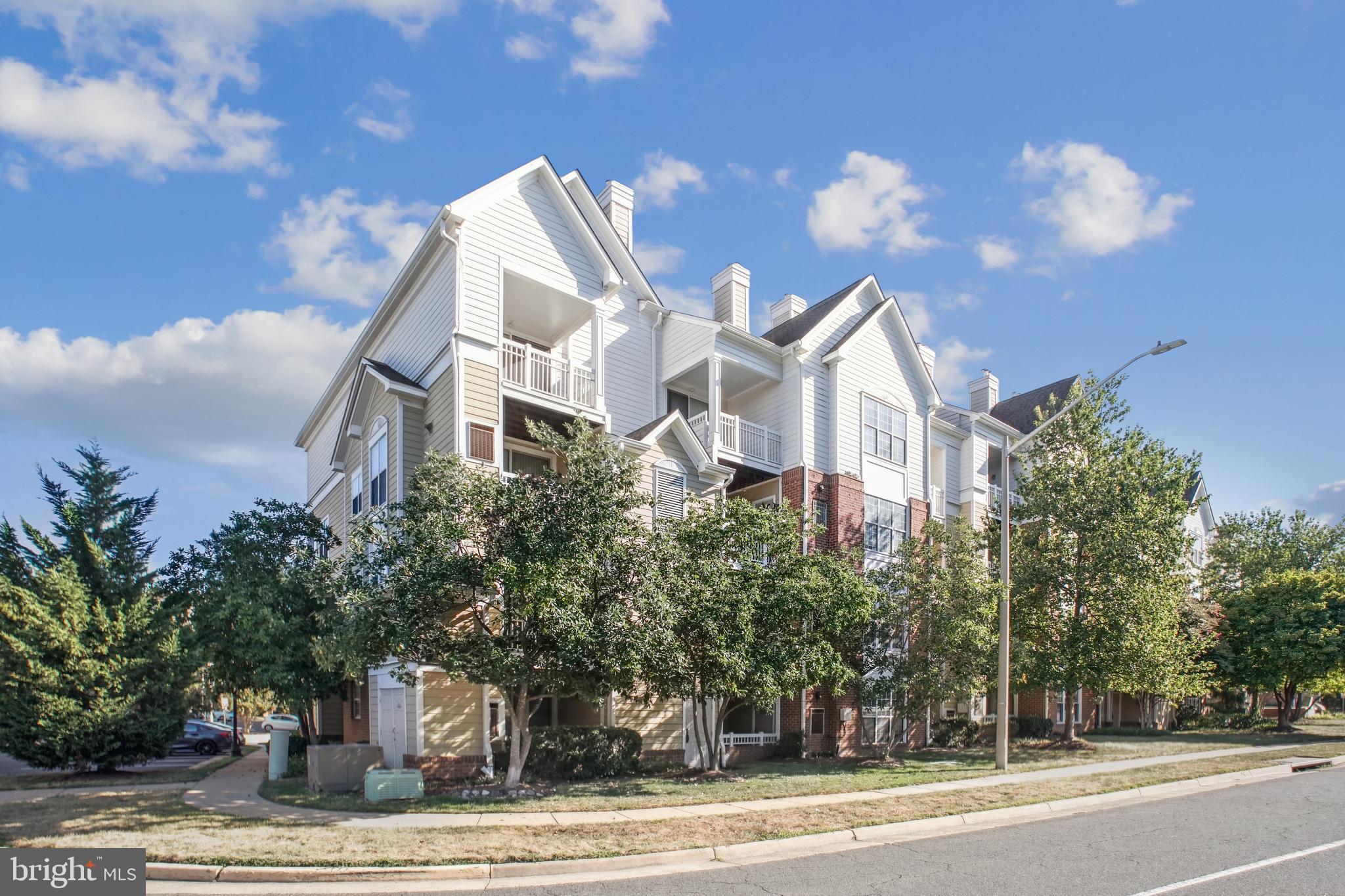 2111 HIGHCOURT LANE 302