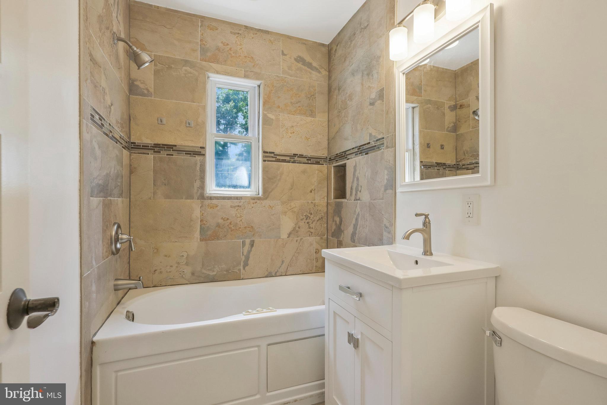 ROSEMONT - Residential Lease