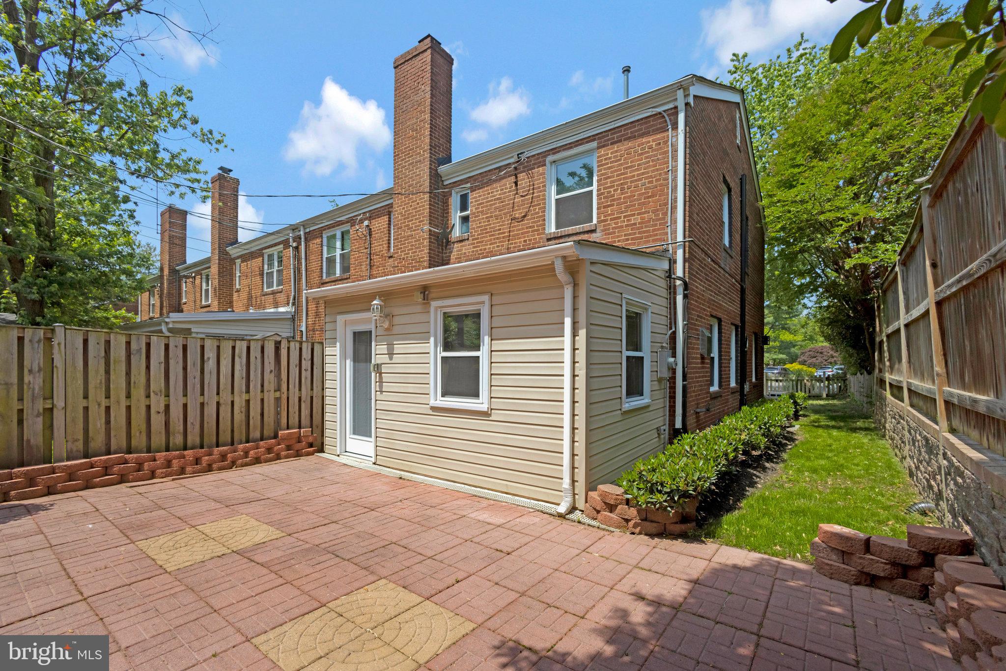 ROSEMONT - Residential Lease