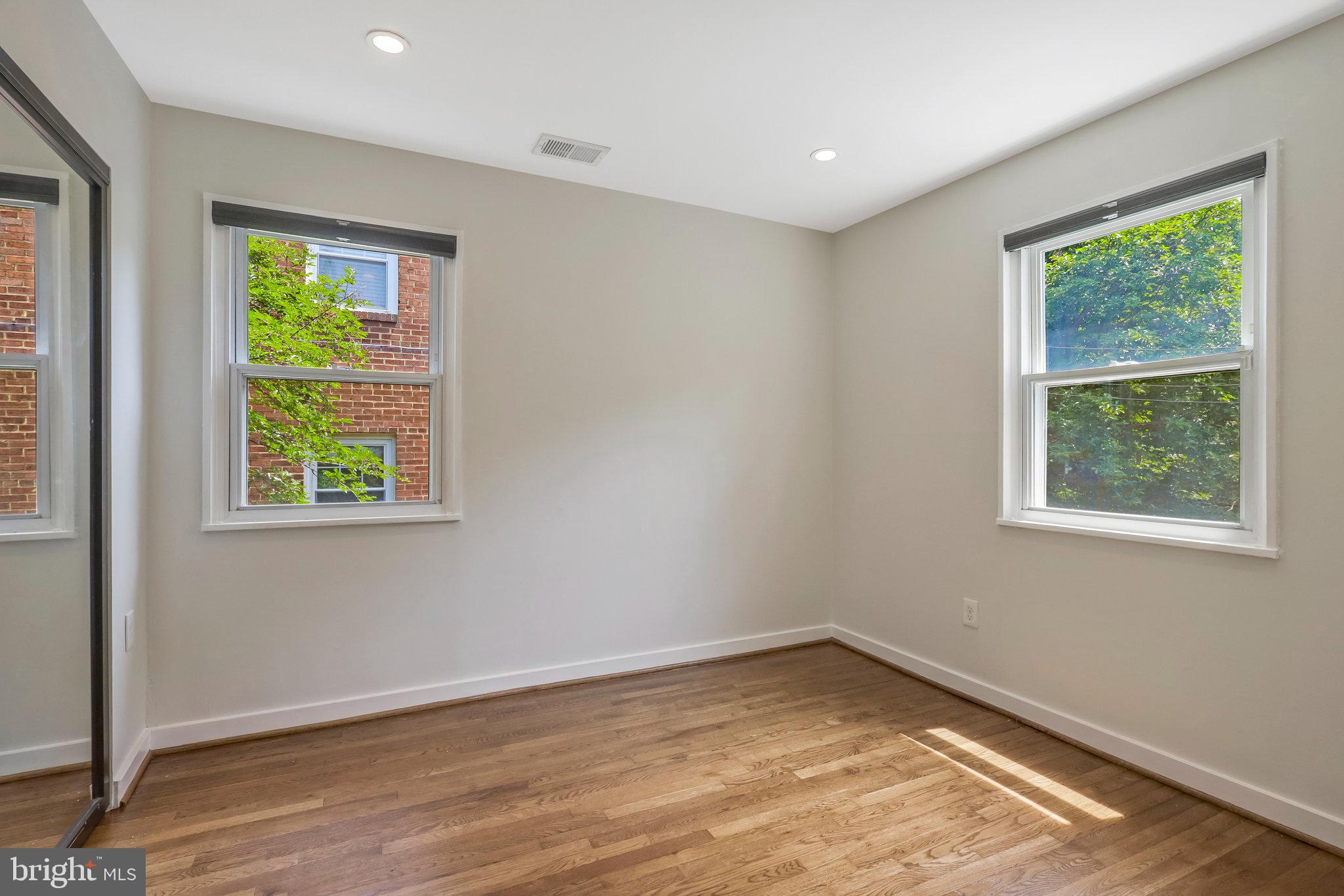 ROSEMONT - Residential Lease