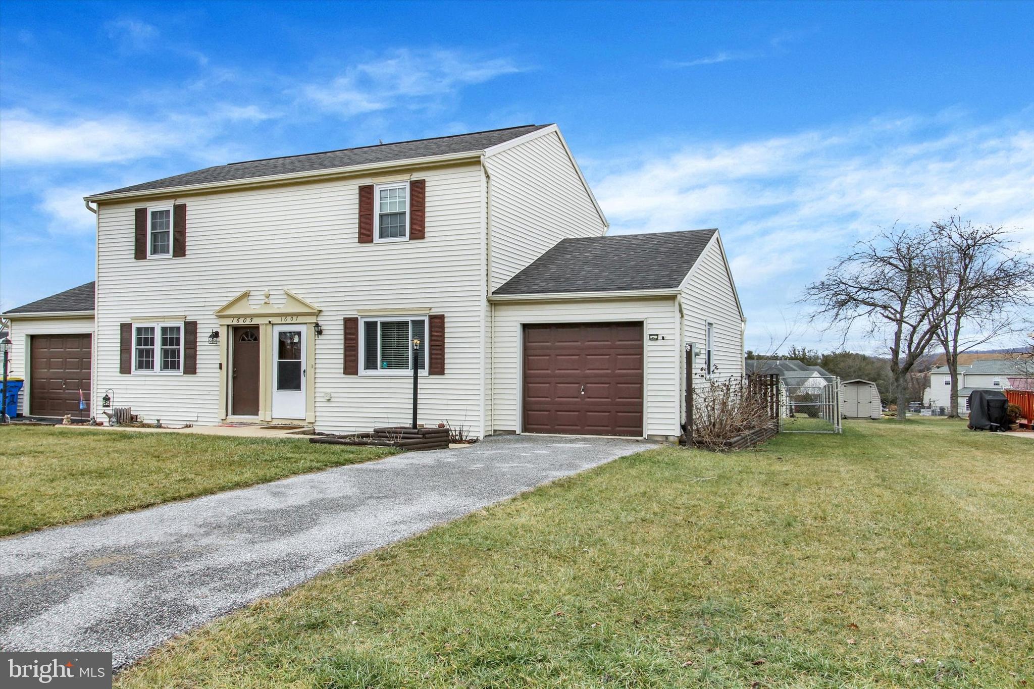 GLEN HOLLOW - Residential