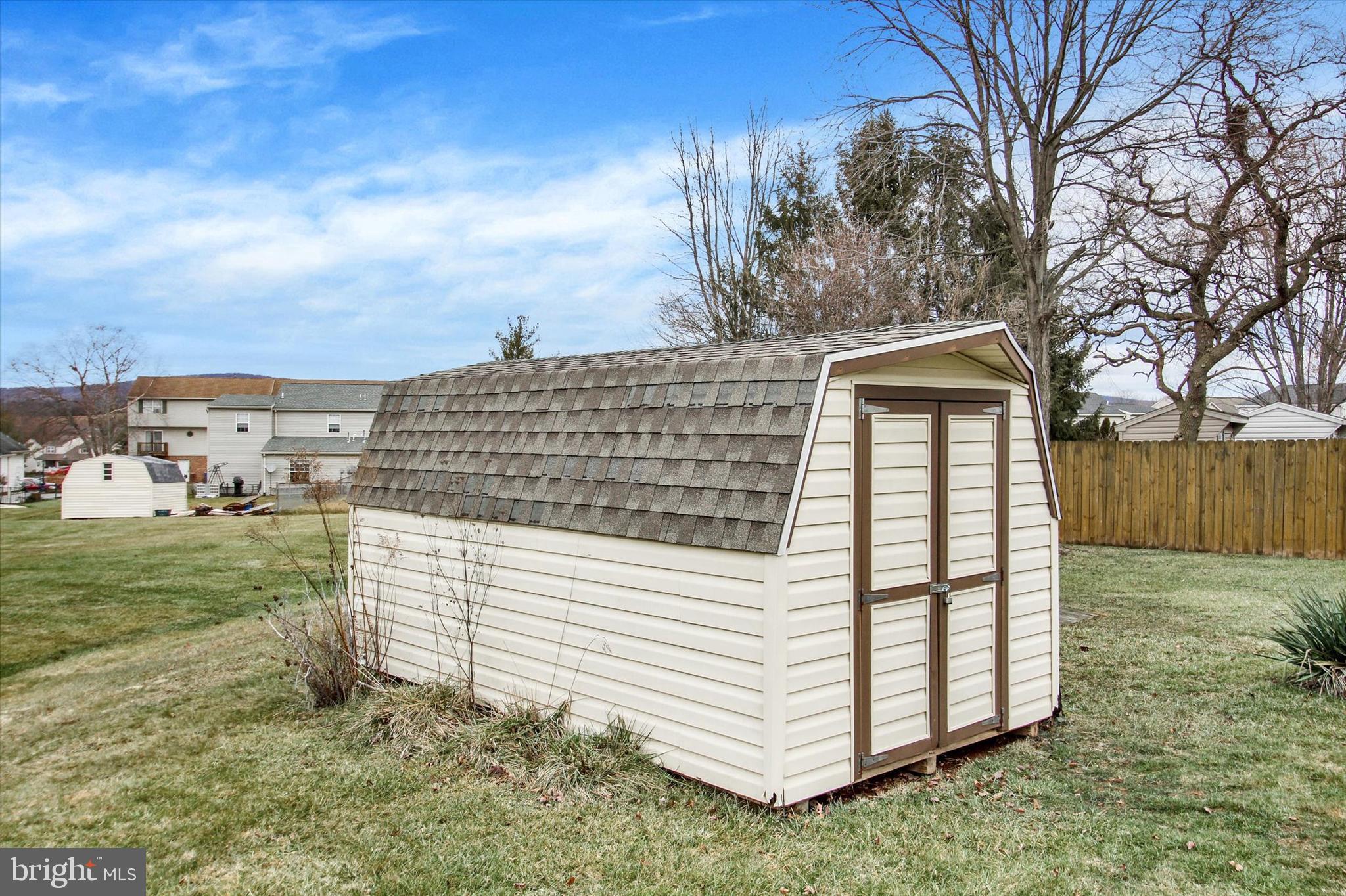 GLEN HOLLOW - Residential
