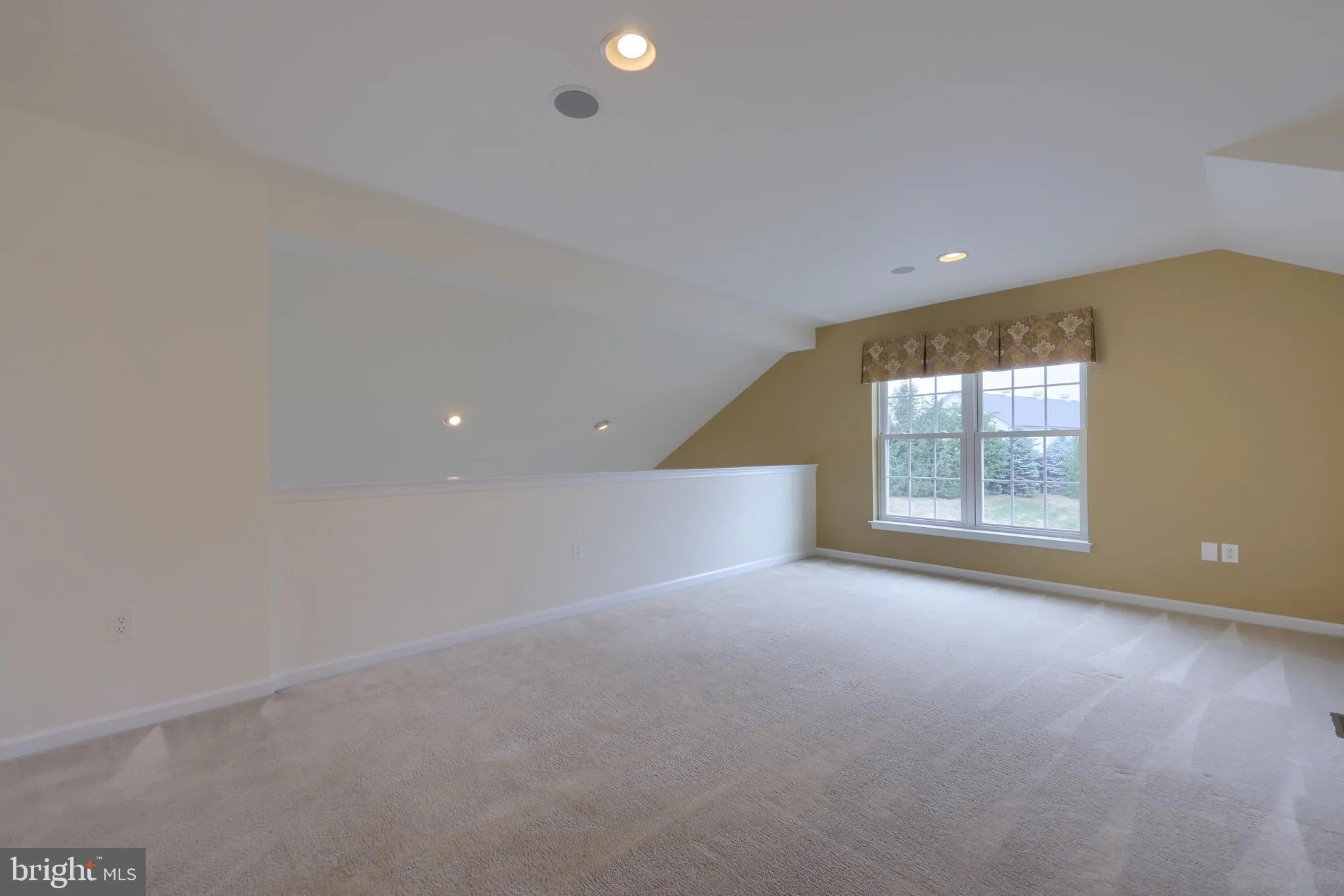 Gordonville, Pennsylvania 17529, United States, 2 Bedrooms Bedrooms, ,3 BathroomsBathrooms,Residential,Pending,33800