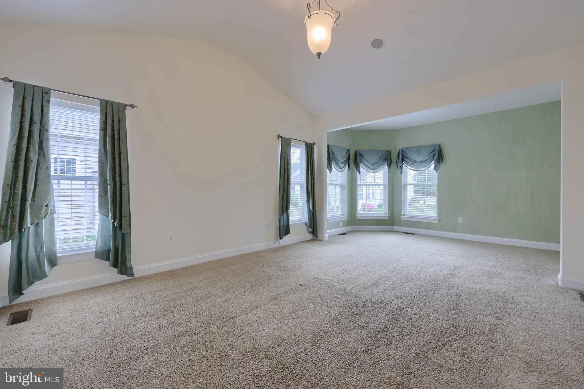 Gordonville, Pennsylvania 17529, United States, 2 Bedrooms Bedrooms, ,3 BathroomsBathrooms,Residential,Pending,33800