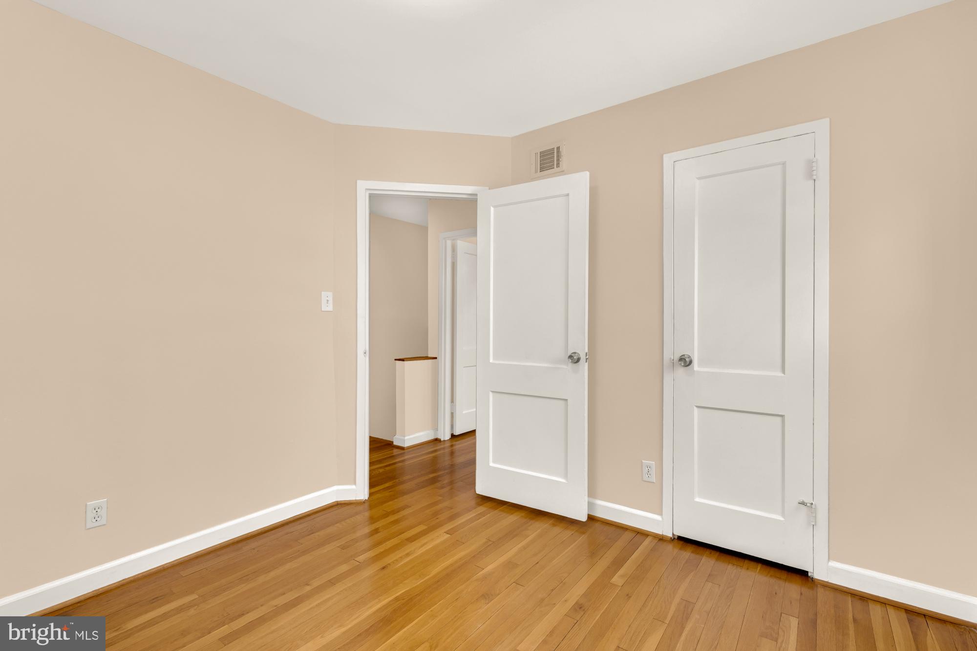 CHEVY CHASE CREST - Residential