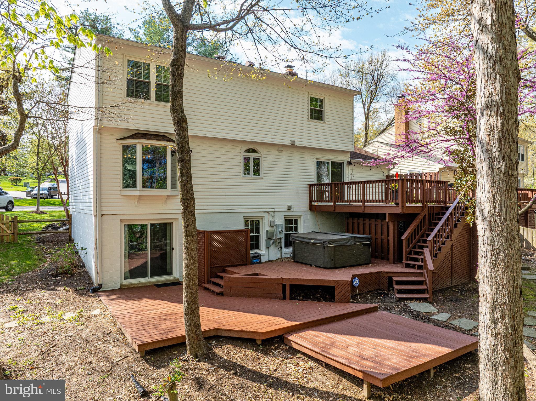 LAKE RIDGE - Residential