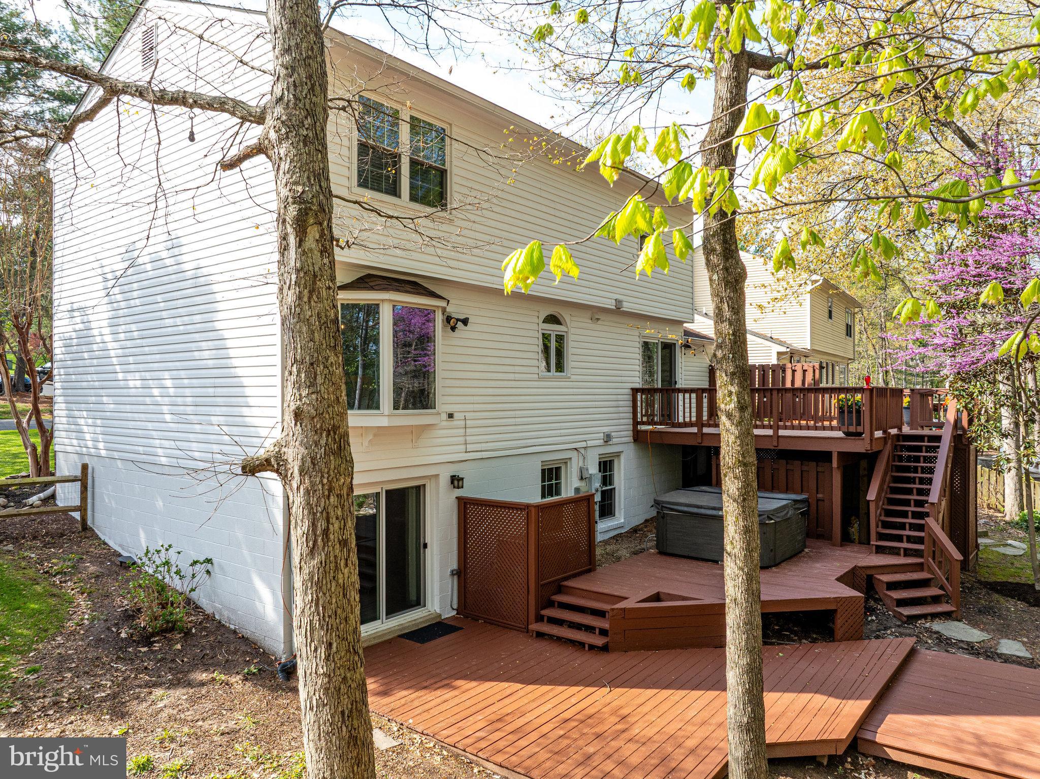 LAKE RIDGE - Residential