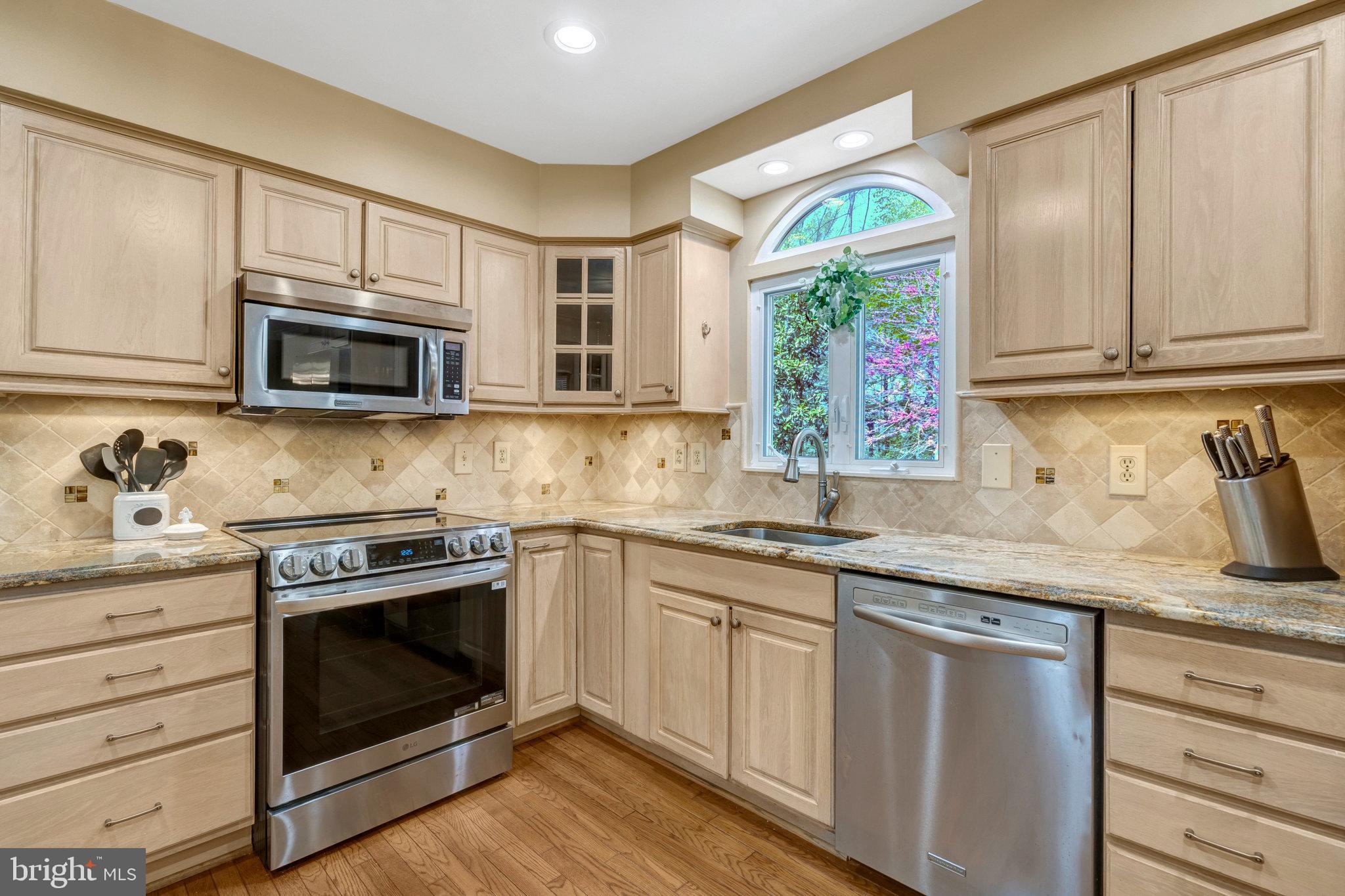 LAKE RIDGE - Residential