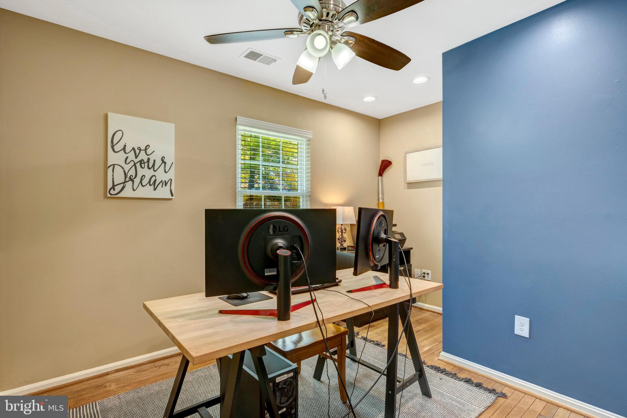 LAKE RIDGE - Residential