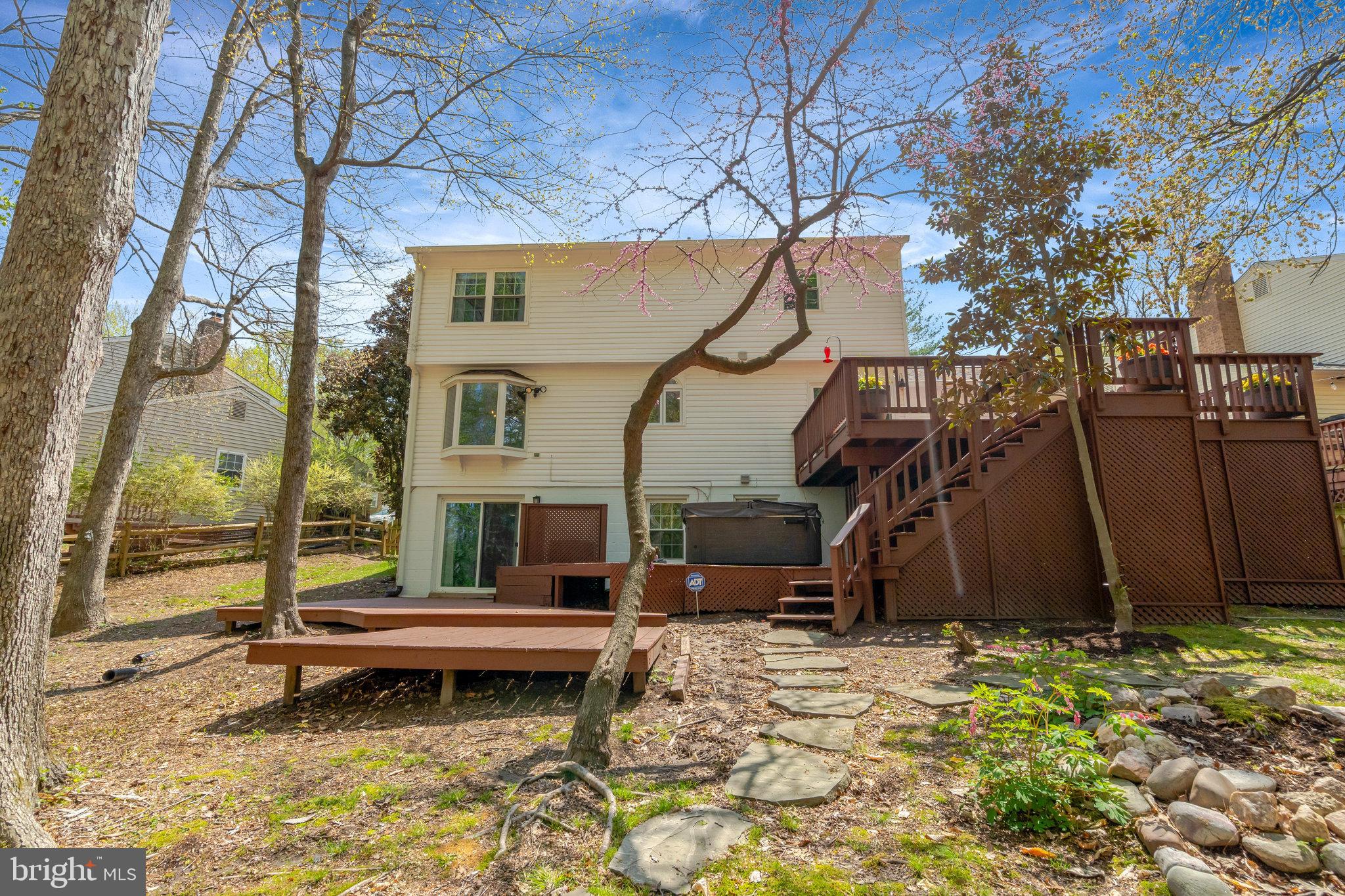 LAKE RIDGE - Residential