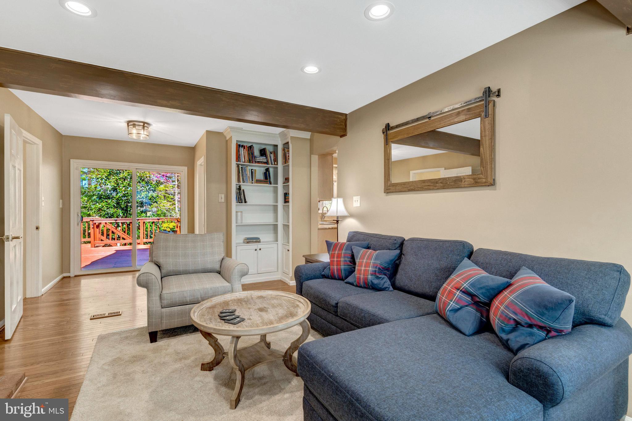 LAKE RIDGE - Residential